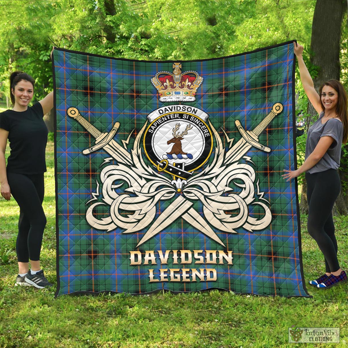 Tartan Vibes Clothing Davidson Ancient Tartan Quilt with Clan Crest and the Golden Sword of Courageous Legacy