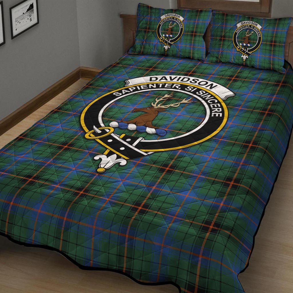 Davidson Ancient Tartan Quilt Bed Set with Family Crest - Tartan Vibes Clothing