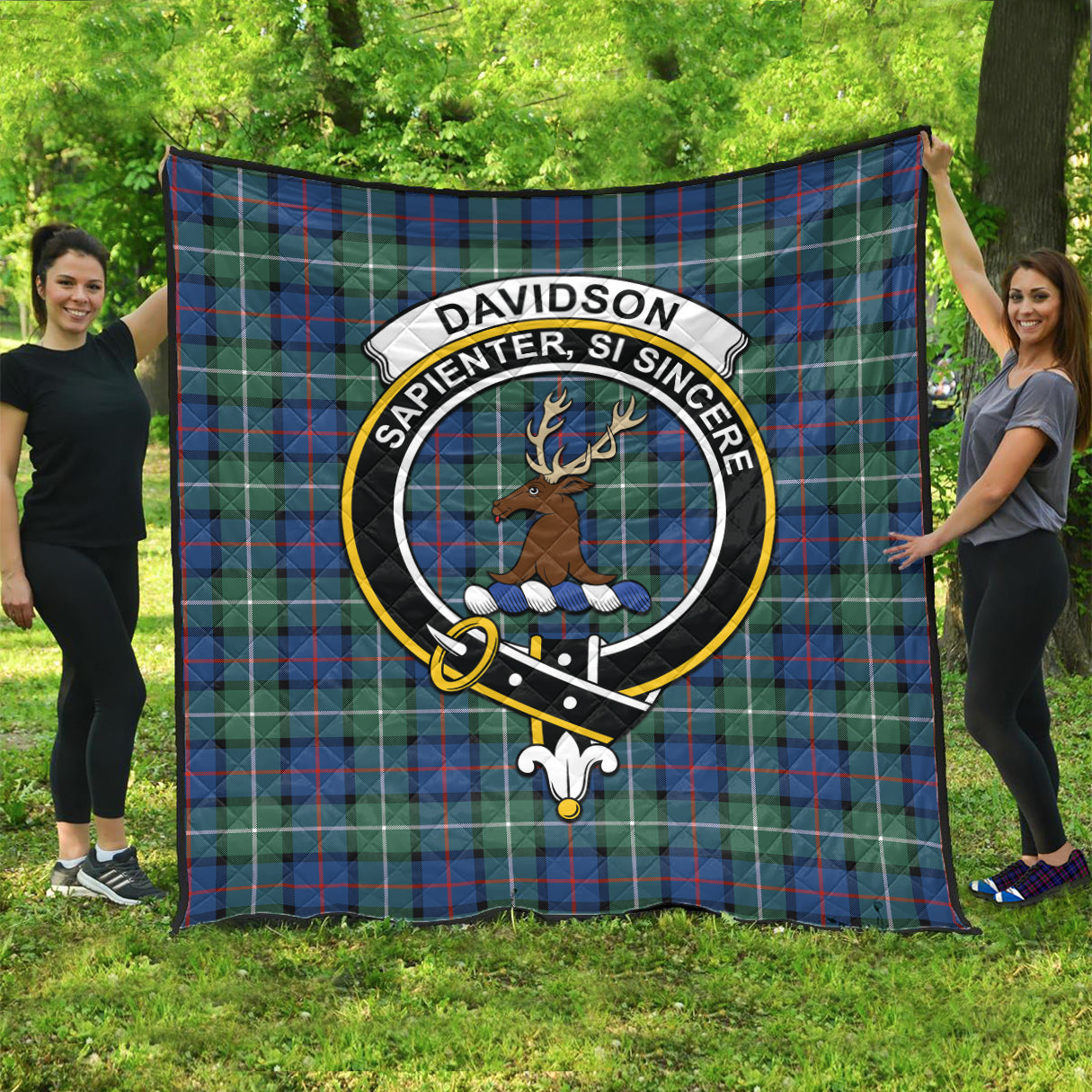 davidson-of-tulloch-tartan-quilt-with-family-crest