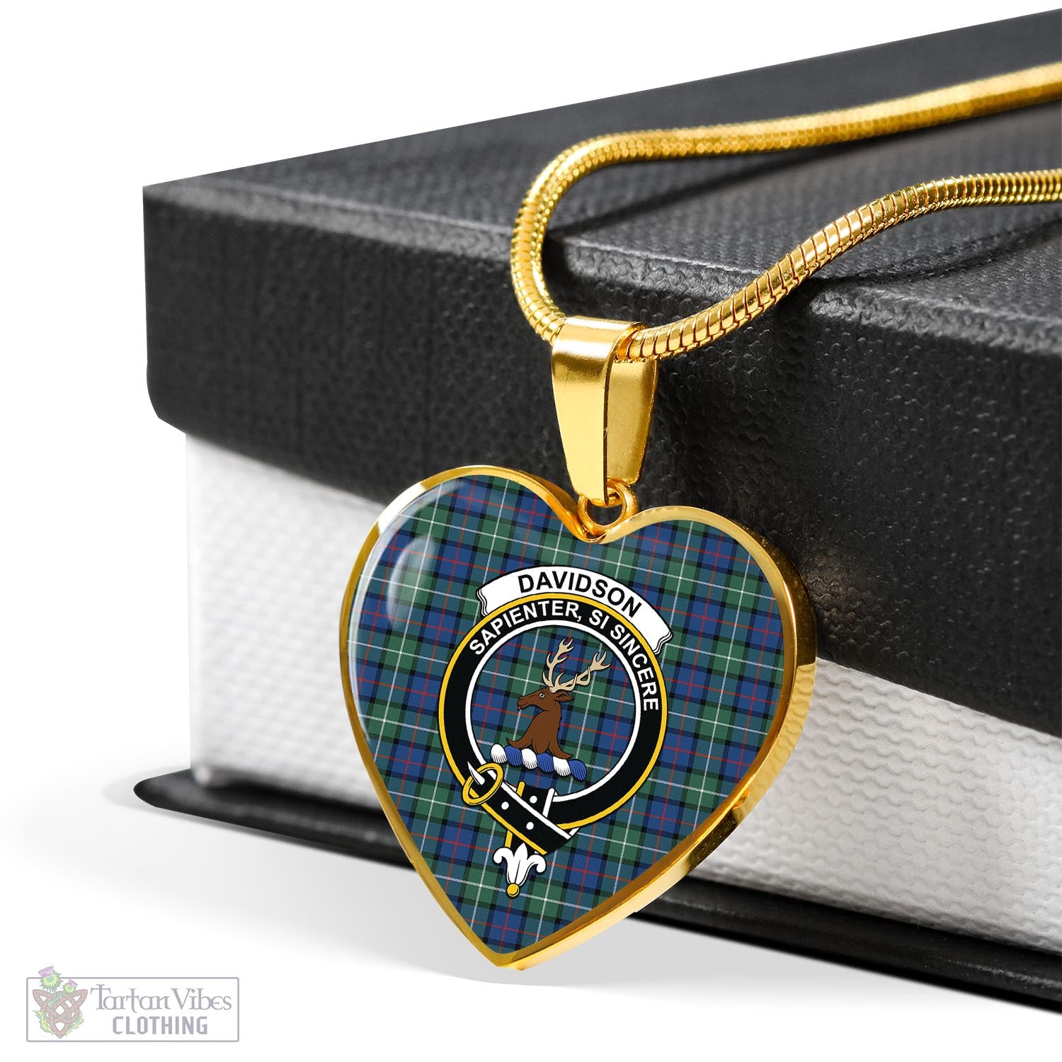 Tartan Vibes Clothing Davidson of Tulloch Tartan Heart Necklace with Family Crest