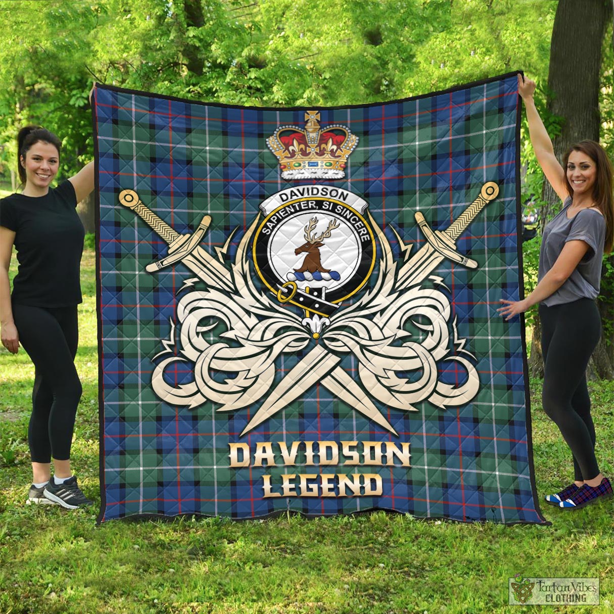 Tartan Vibes Clothing Davidson of Tulloch Tartan Quilt with Clan Crest and the Golden Sword of Courageous Legacy