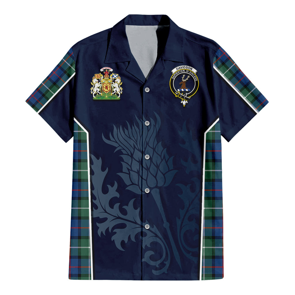 Tartan Vibes Clothing Davidson of Tulloch Tartan Short Sleeve Button Up Shirt with Family Crest and Scottish Thistle Vibes Sport Style