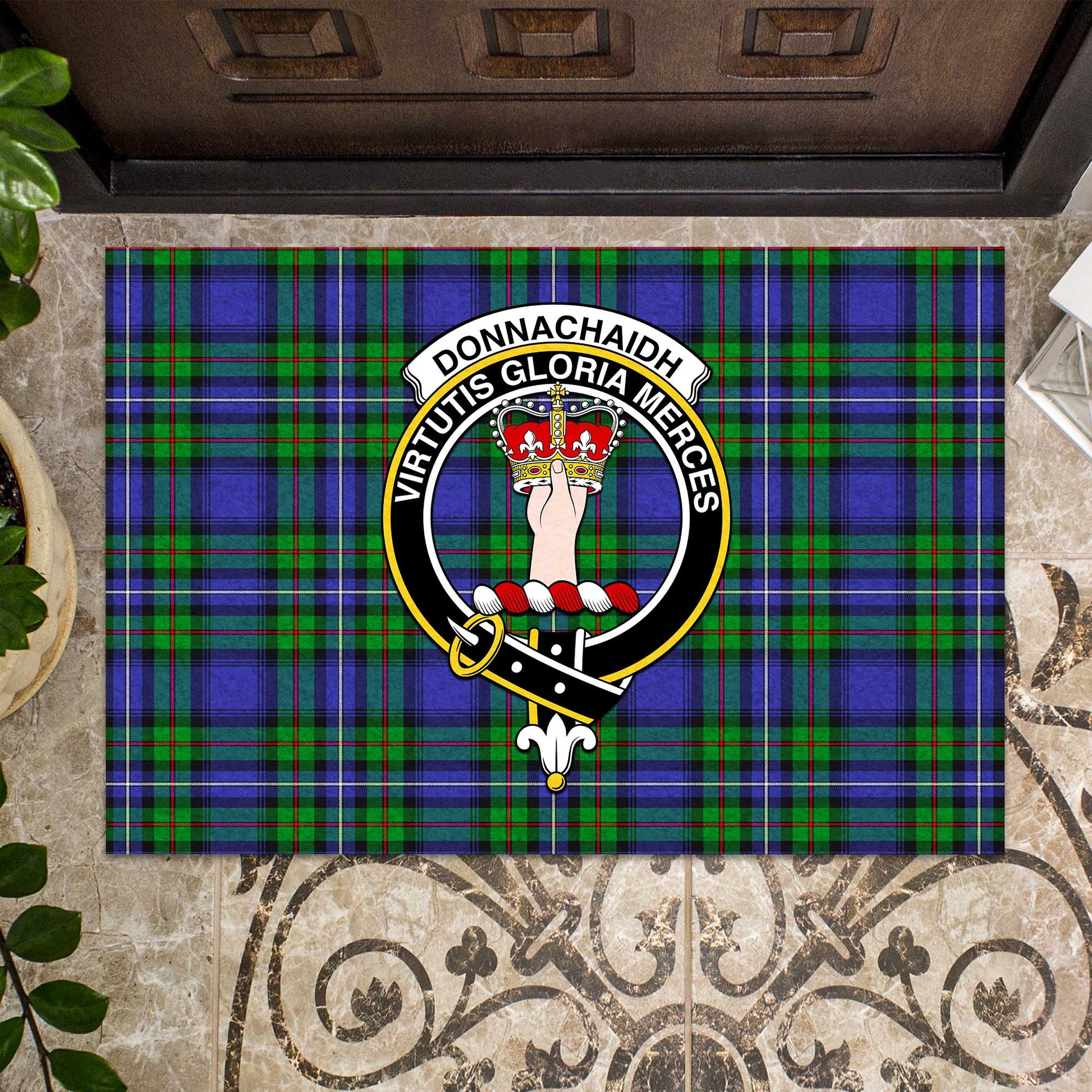 Donnachaidh Tartan Door Mat with Family Crest - Tartanvibesclothing