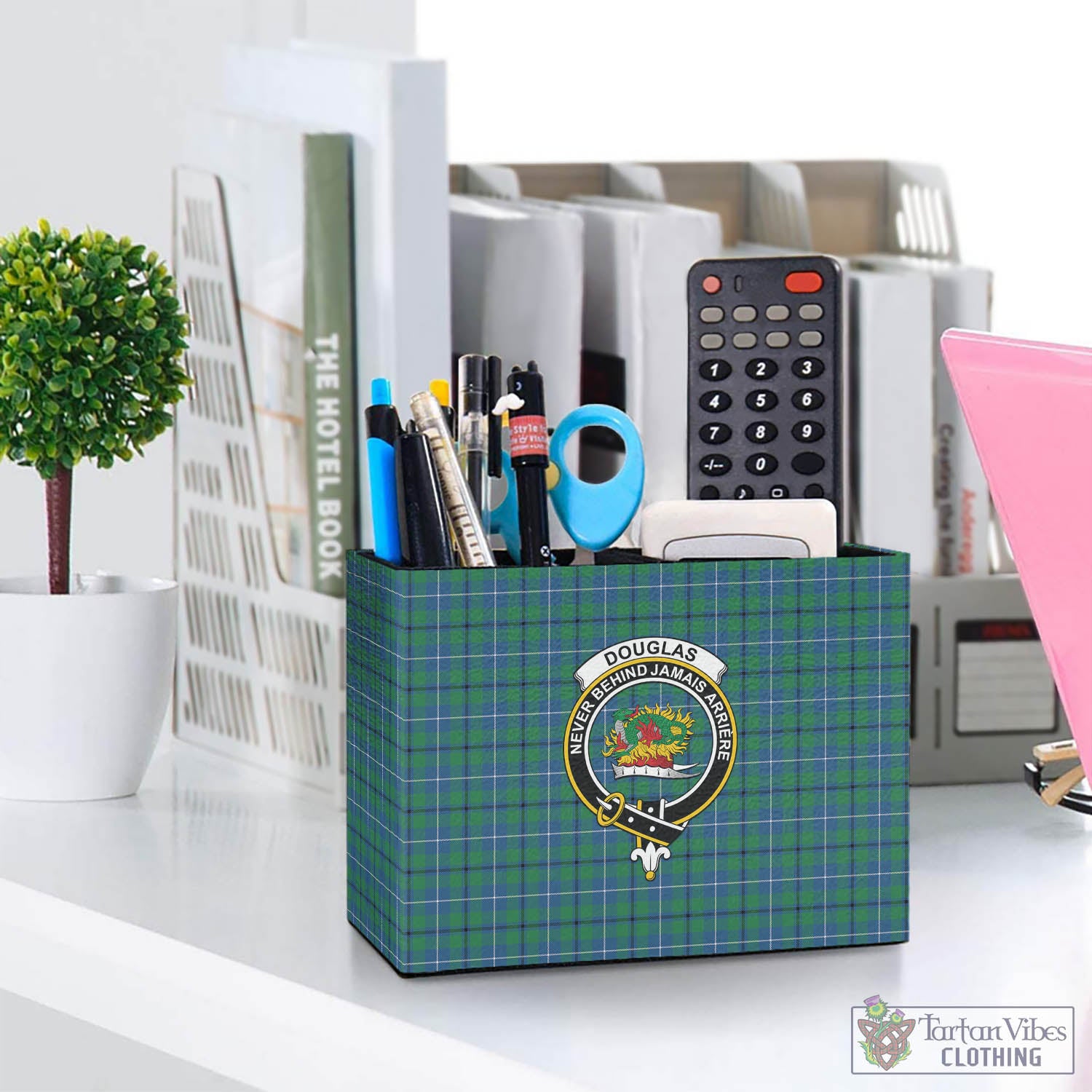 Tartan Vibes Clothing Douglas Ancient Tartan Pen Holder with Family Crest