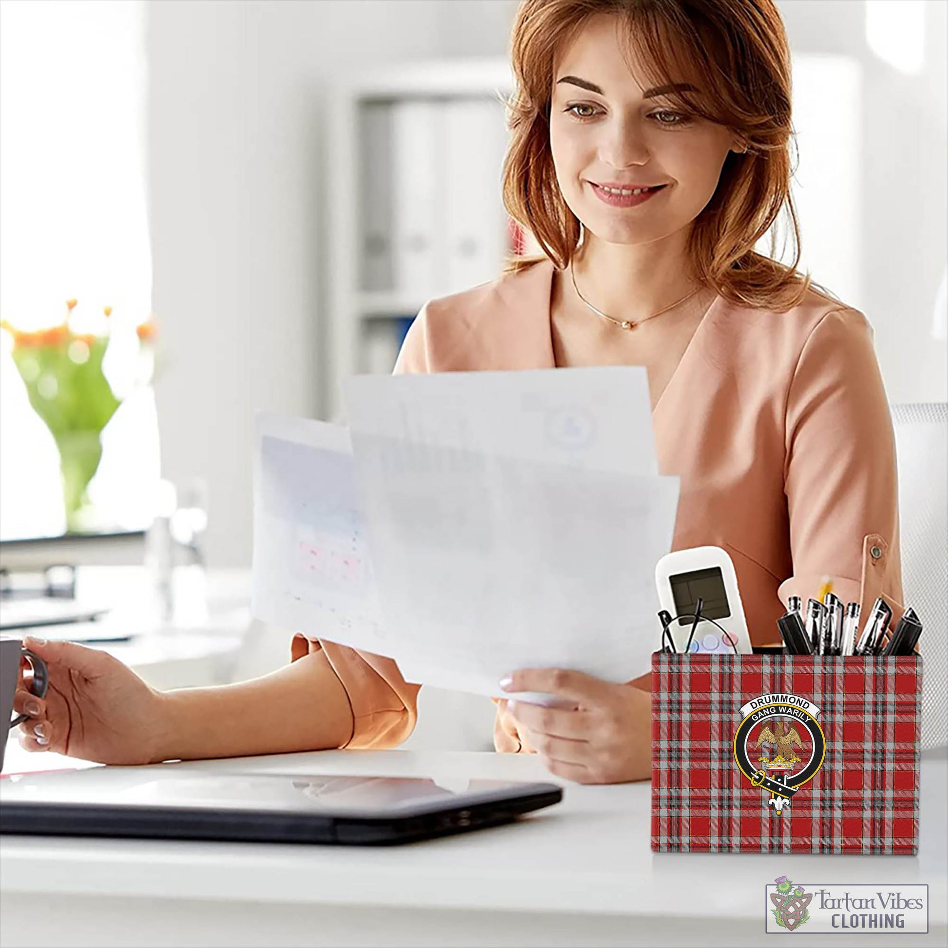 Tartan Vibes Clothing Drummond of Perth Dress Tartan Pen Holder with Family Crest