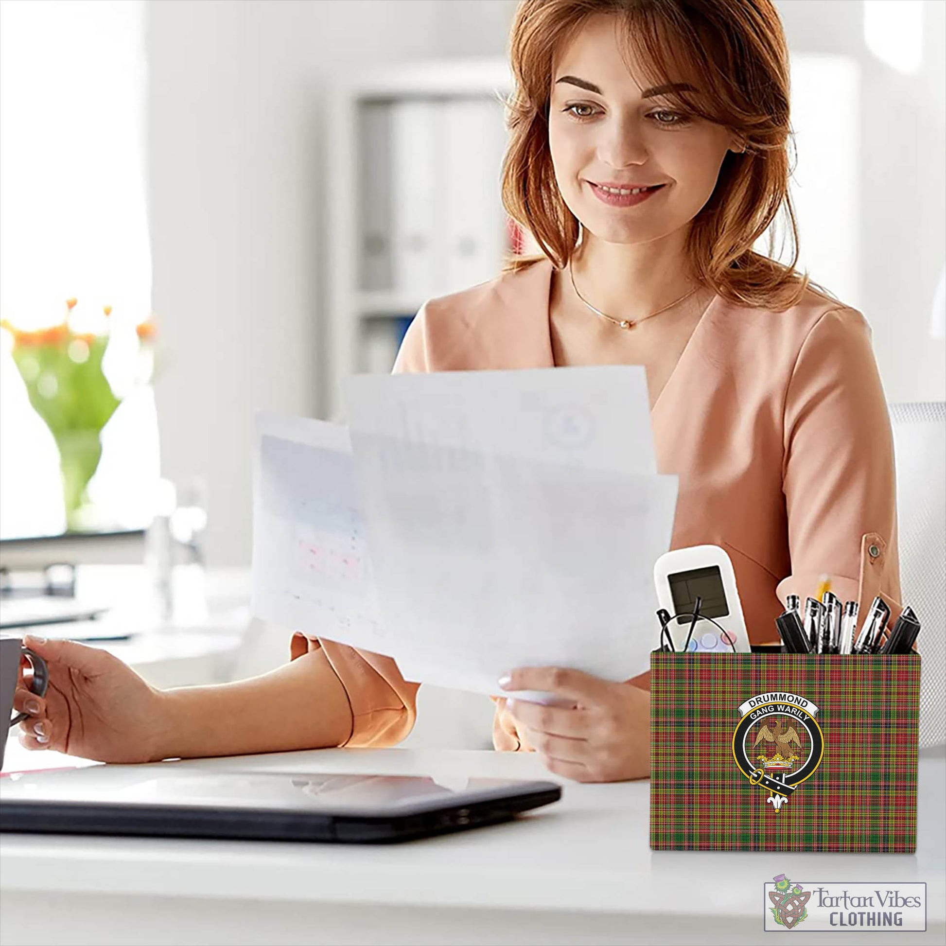 Tartan Vibes Clothing Drummond of Strathallan Tartan Pen Holder with Family Crest