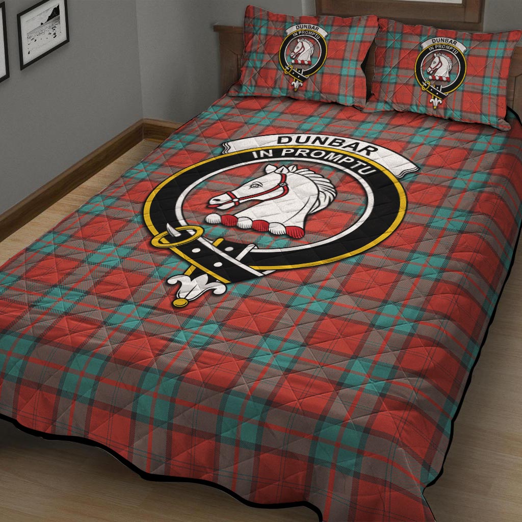 Dunbar Ancient Tartan Quilt Bed Set with Family Crest - Tartan Vibes Clothing