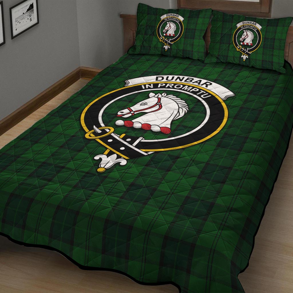 Dunbar Hunting Tartan Quilt Bed Set with Family Crest - Tartan Vibes Clothing