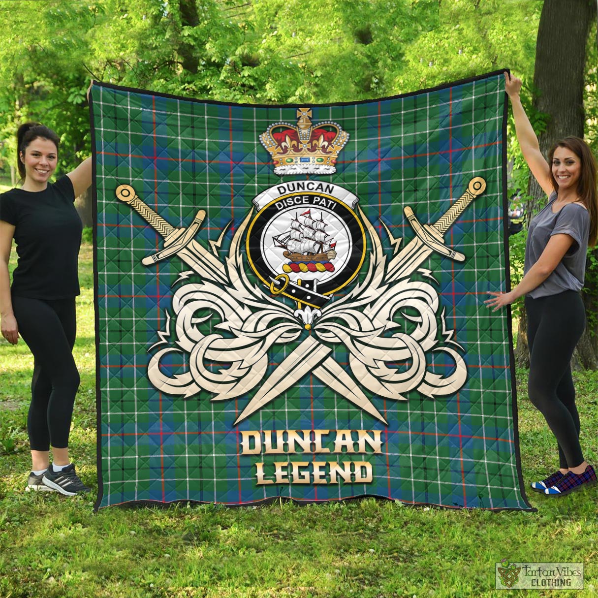 Tartan Vibes Clothing Duncan Ancient Tartan Quilt with Clan Crest and the Golden Sword of Courageous Legacy