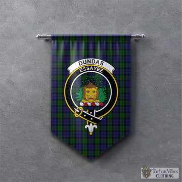 Dundas Tartan Gonfalon, Tartan Banner with Family Crest