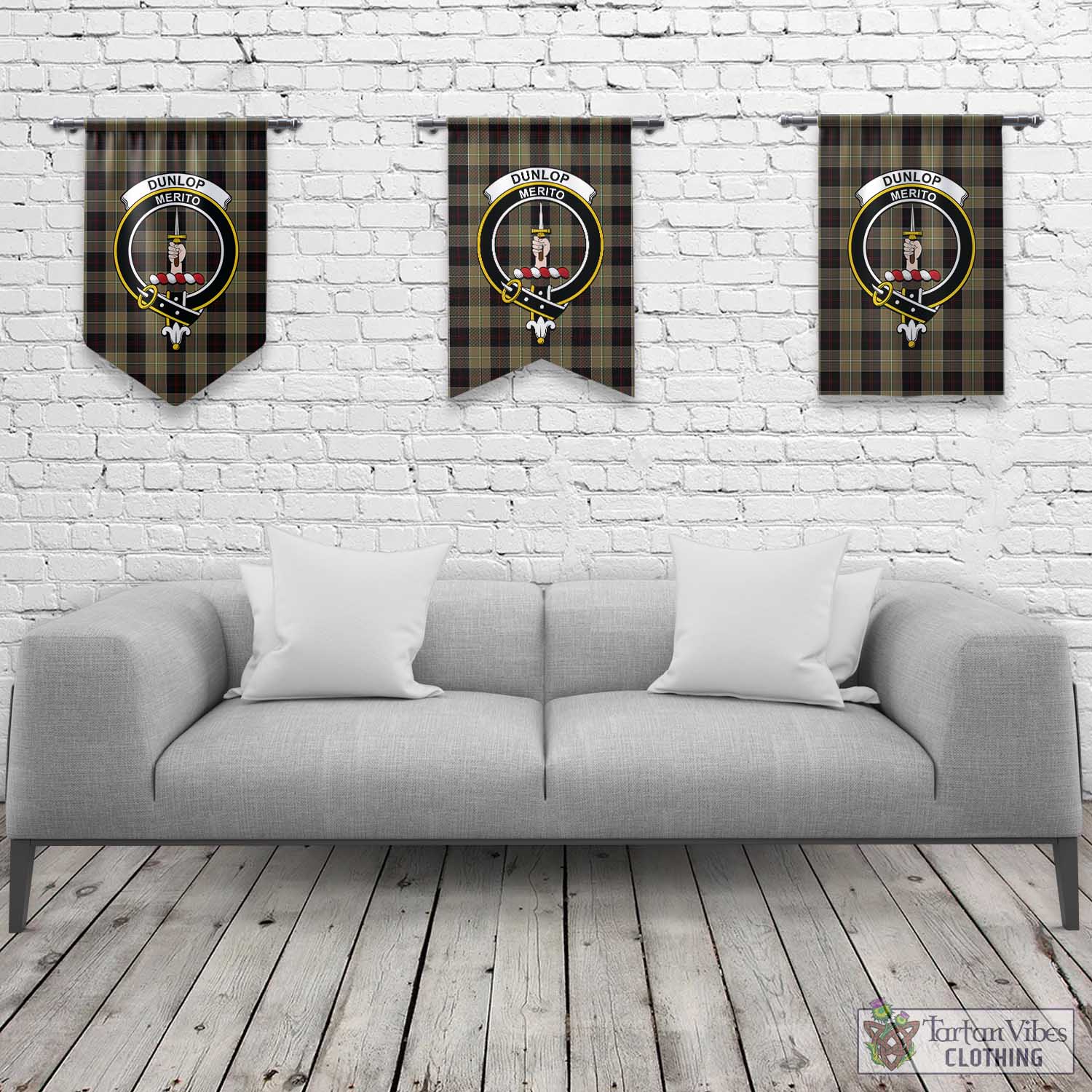 Tartan Vibes Clothing Dunlop Hunting Tartan Gonfalon, Tartan Banner with Family Crest