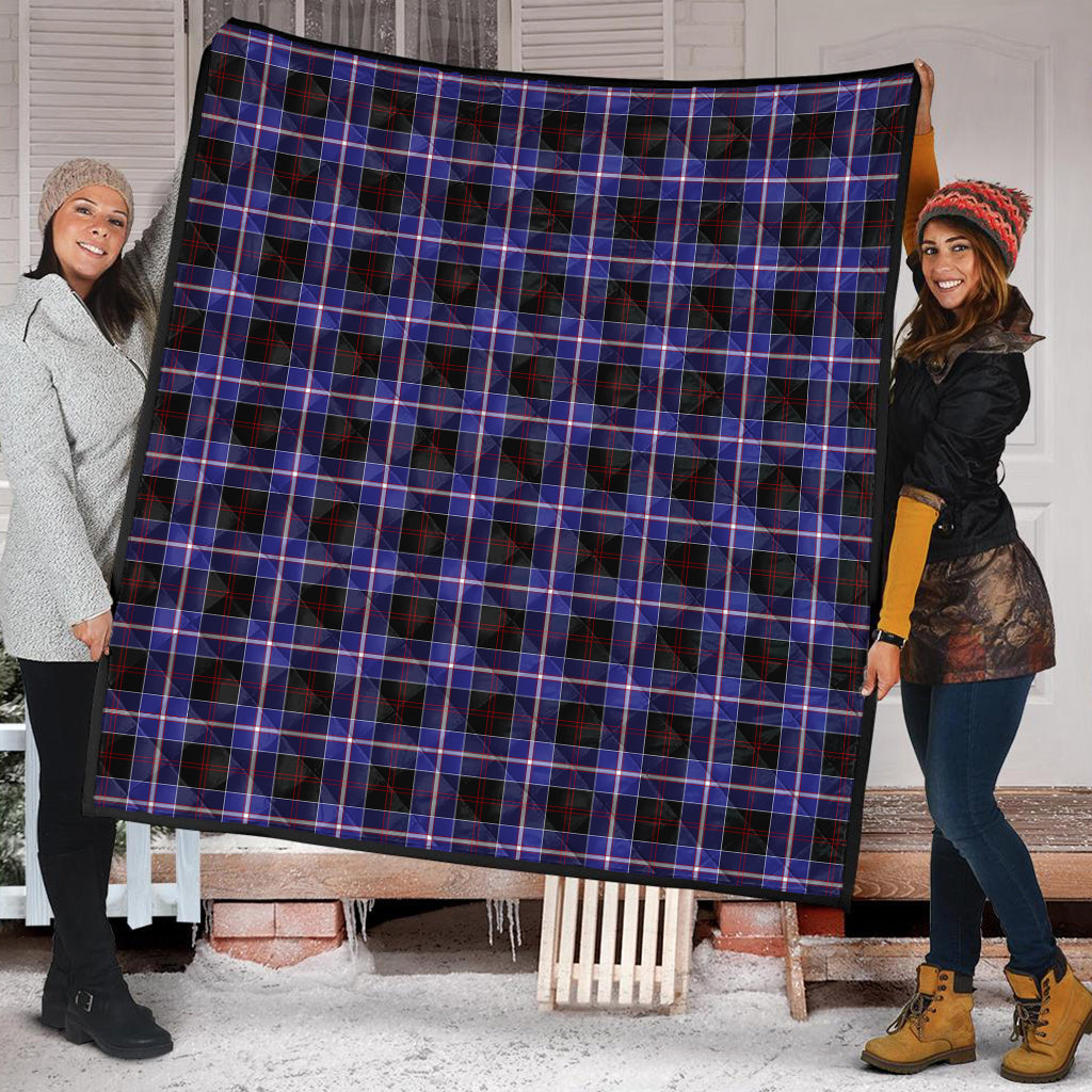 dunlop-modern-tartan-quilt