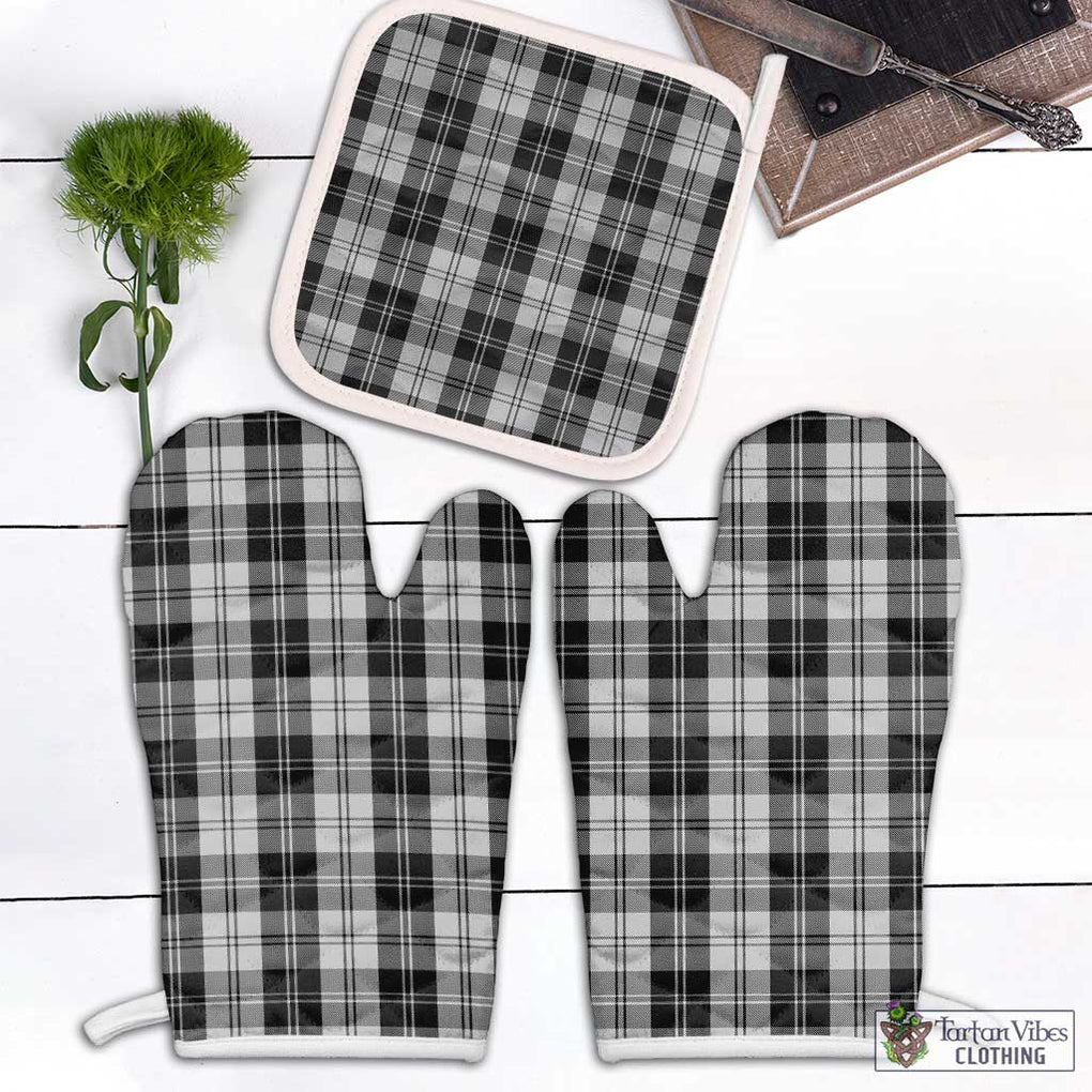 Erskine Black and White Tartan Combo Oven Mitt & Pot-Holder Combo 1 Oven Mitt & 1 Pot-Holder White - Tartan Vibes Clothing