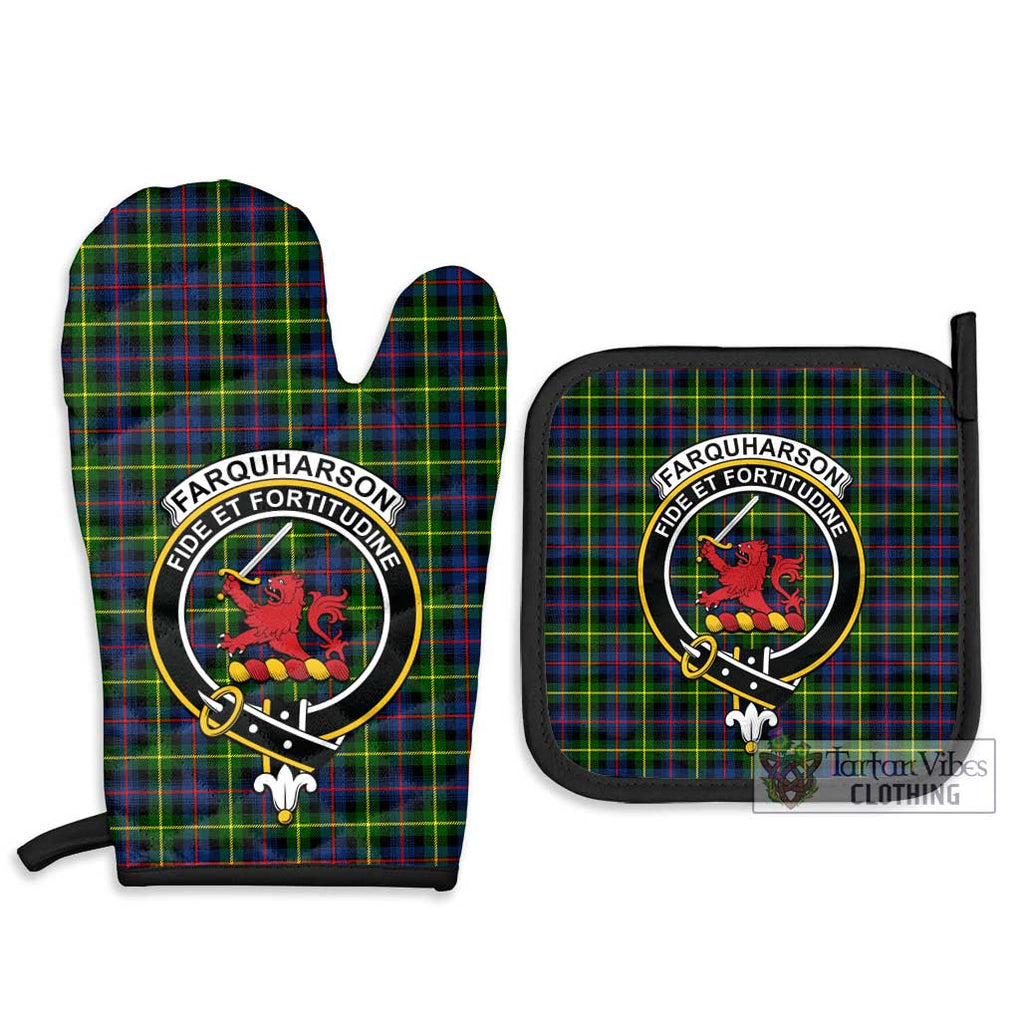 Farquharson Modern Tartan Combo Oven Mitt & Pot-Holder with Family Crest Combo 1 Oven Mitt & 2 Pot-Holder Black - Tartan Vibes Clothing