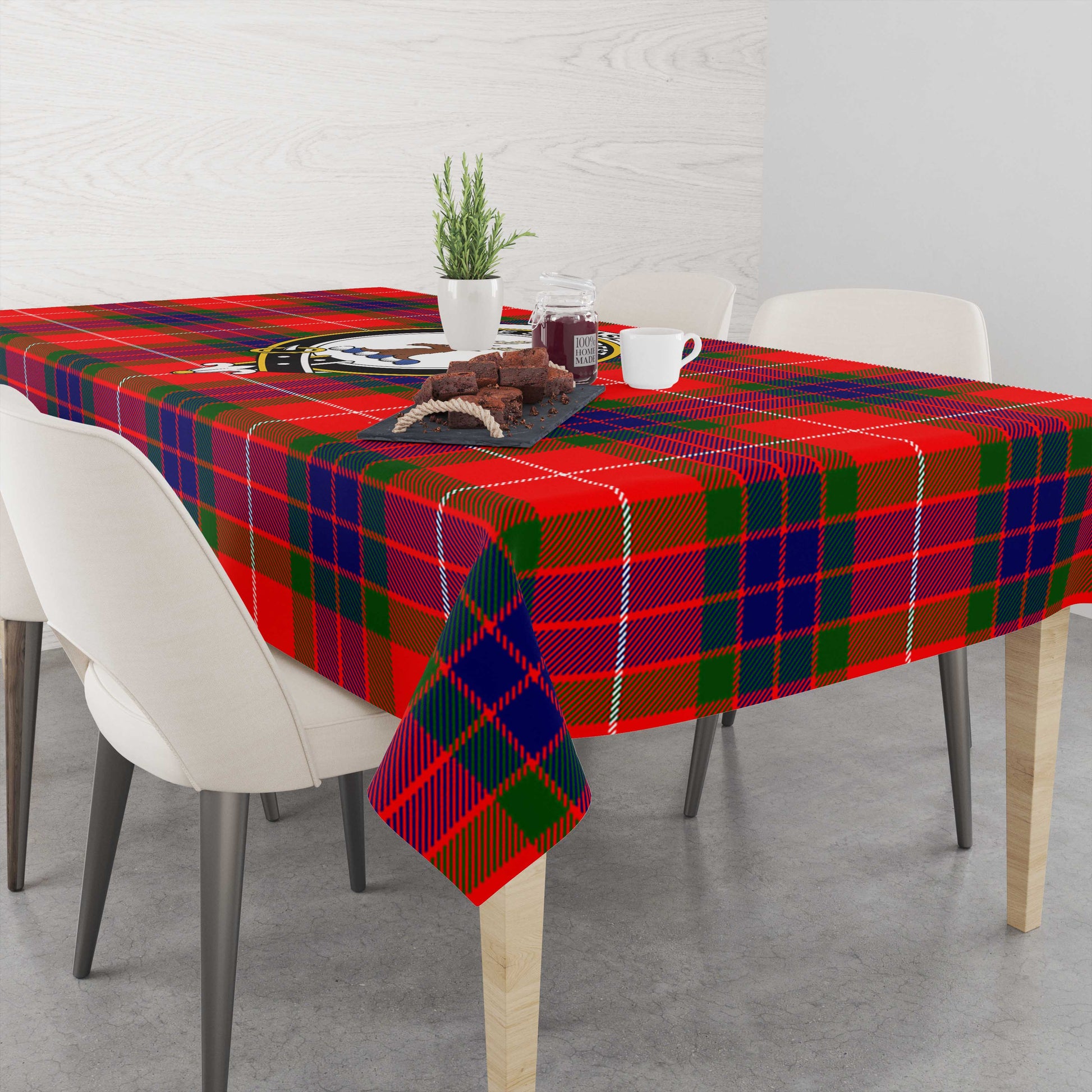 fraser-modern-tatan-tablecloth-with-family-crest