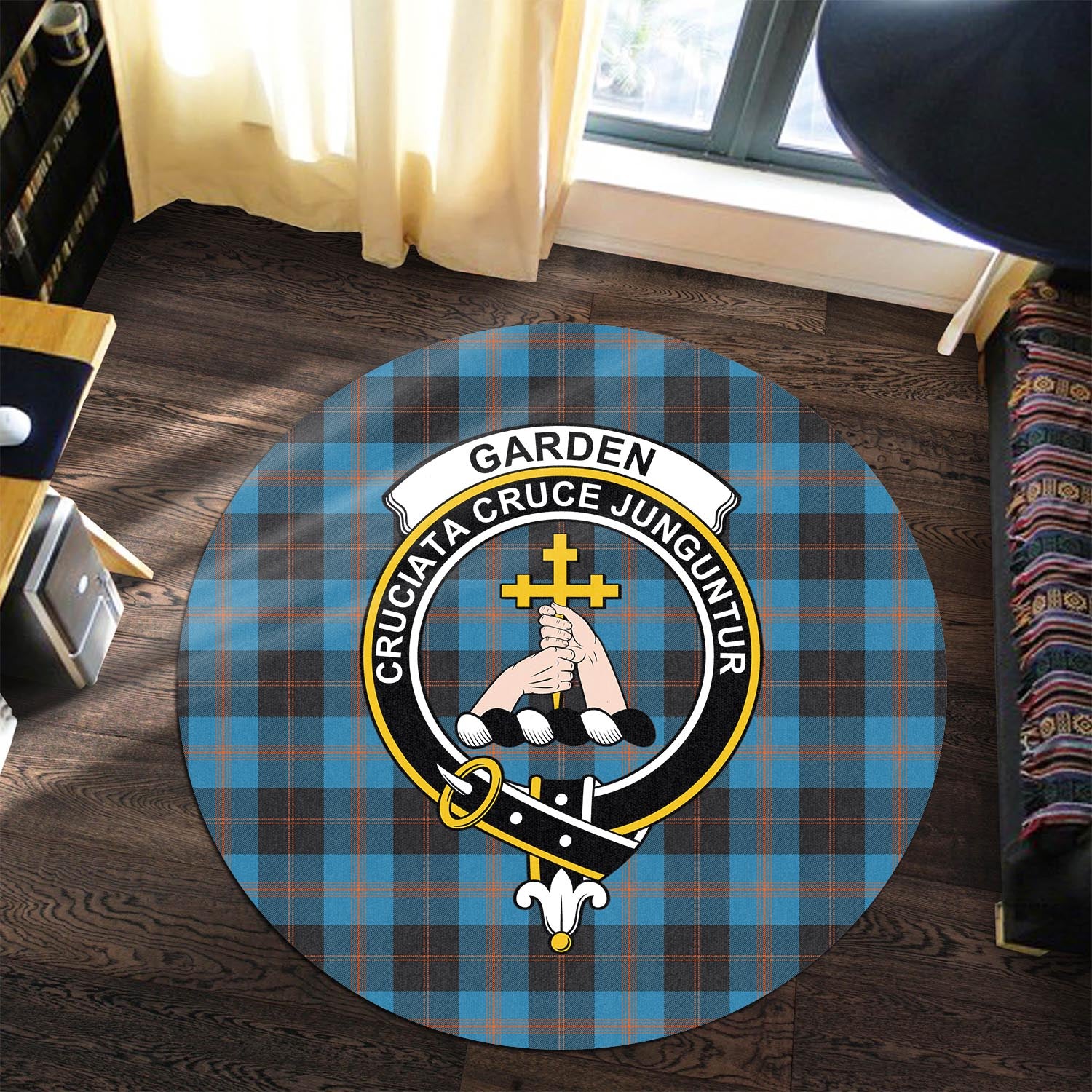 garden-tartan-round-rug-with-family-crest