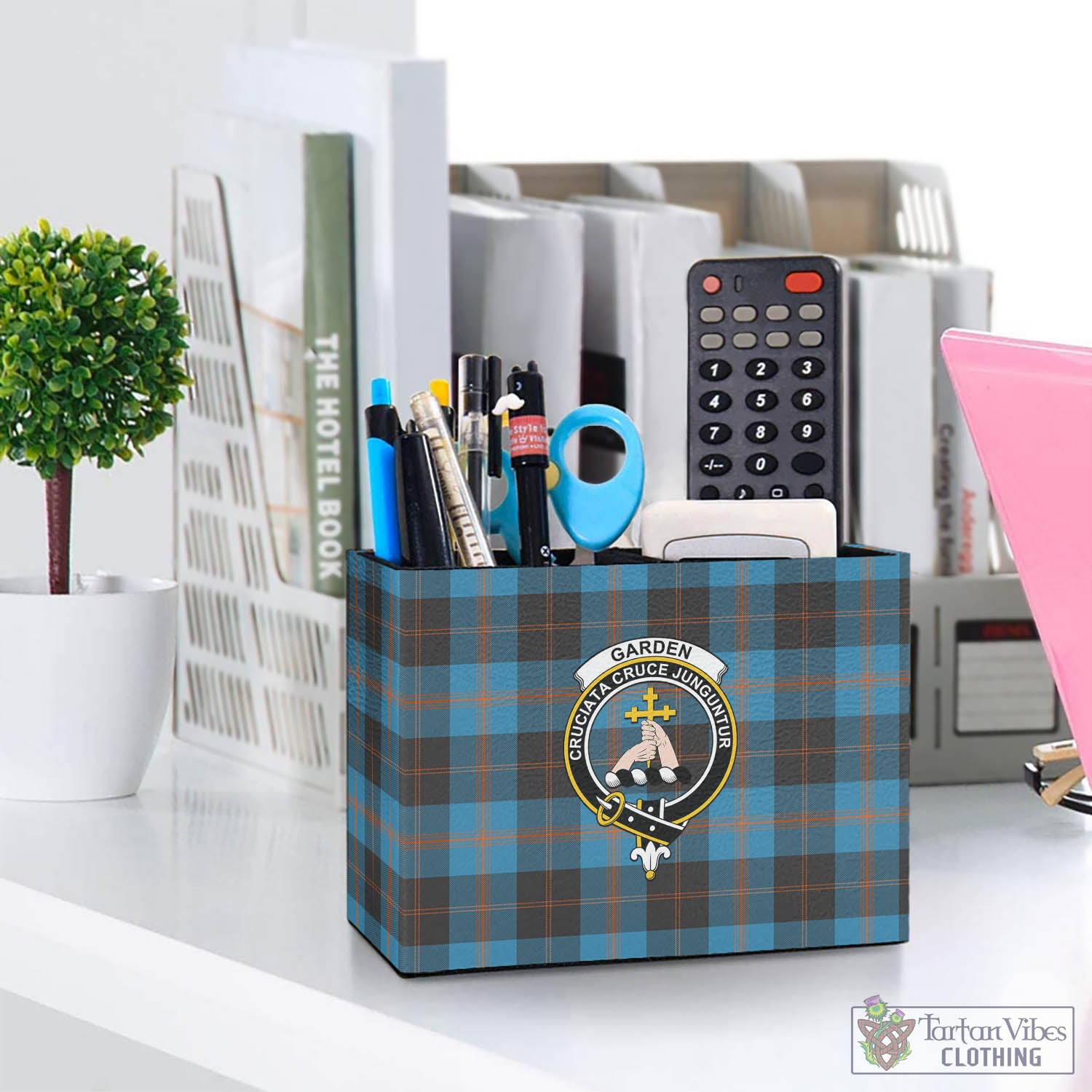 Tartan Vibes Clothing Garden Tartan Pen Holder with Family Crest