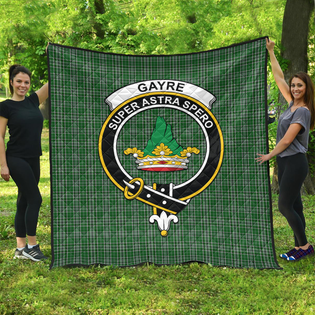 gayre-dress-tartan-quilt-with-family-crest