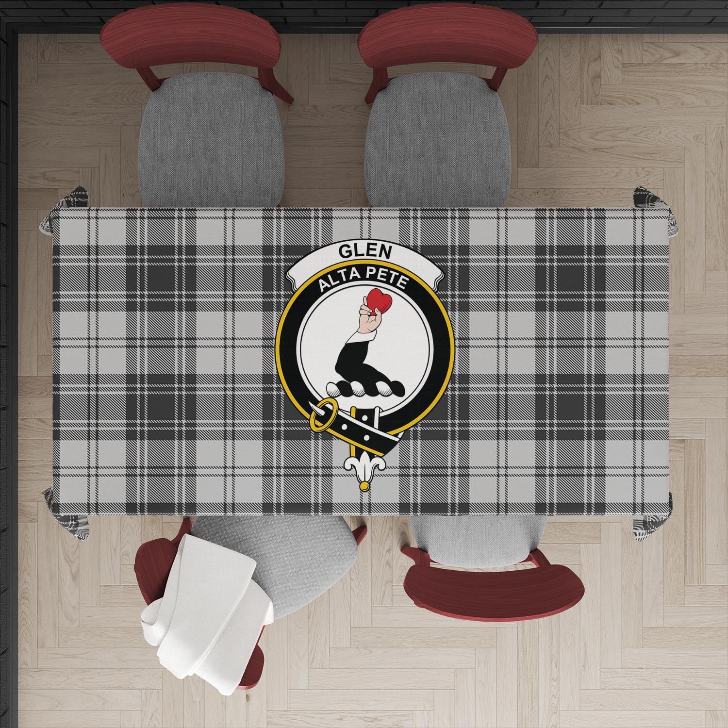 glen-tatan-tablecloth-with-family-crest