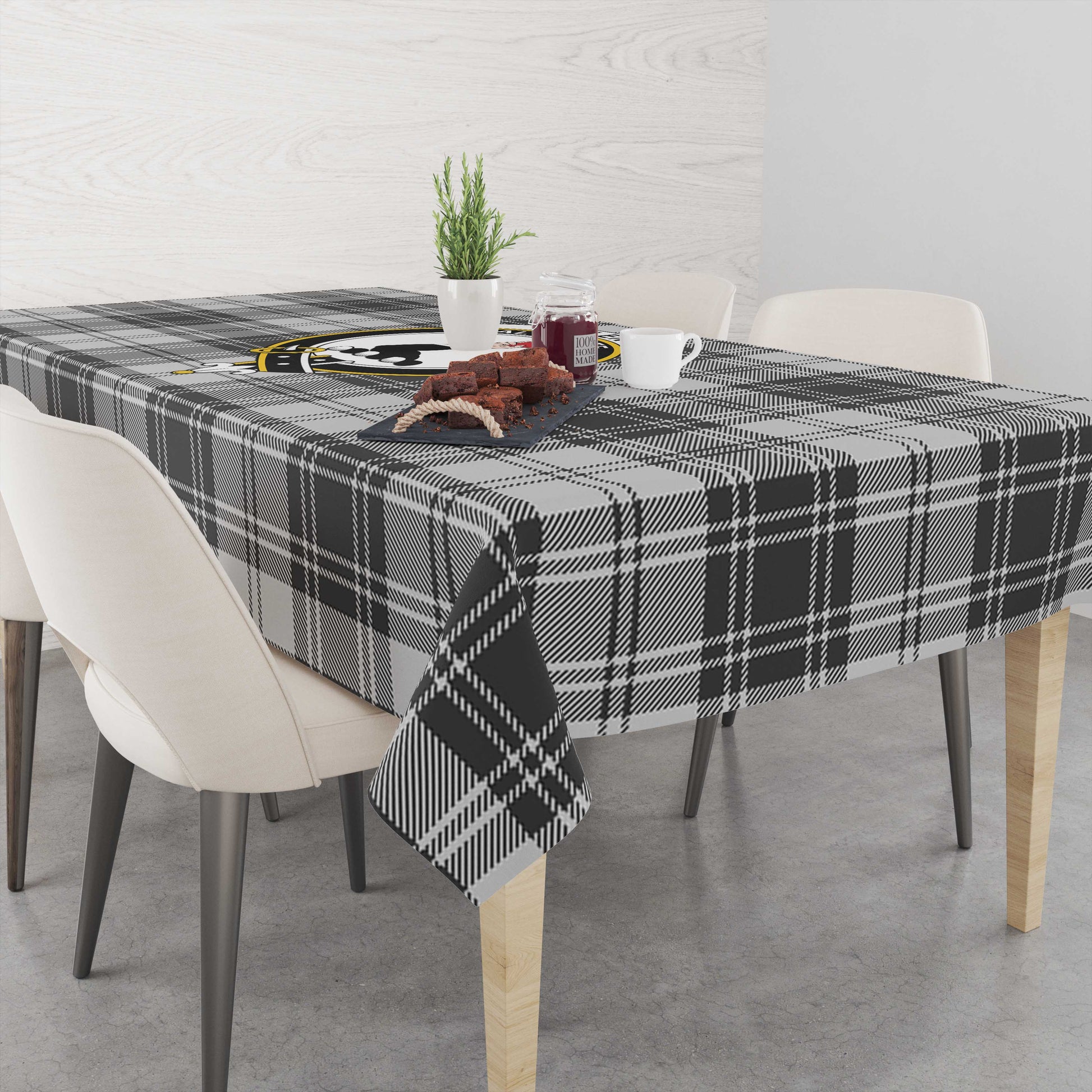 glen-tatan-tablecloth-with-family-crest