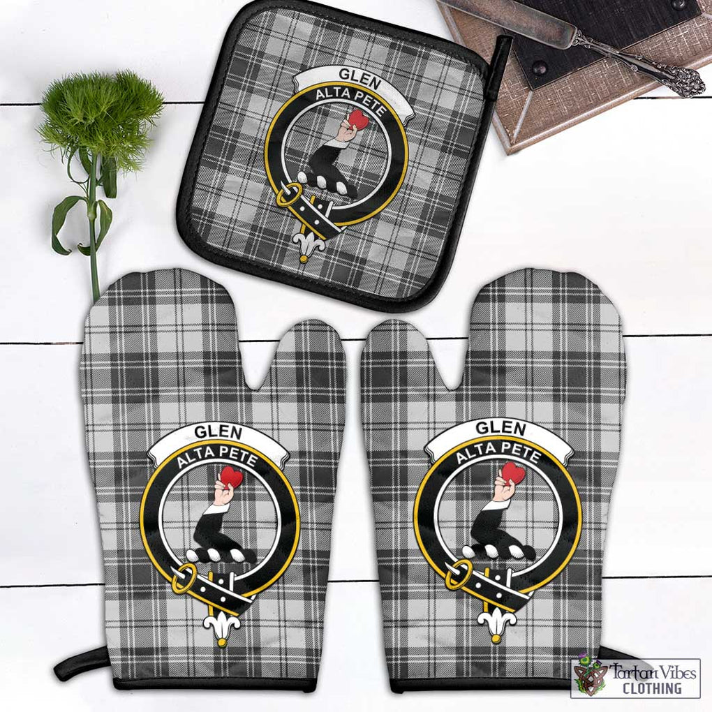 Glen Tartan Combo Oven Mitt & Pot-Holder with Family Crest Combo 1 Oven Mitt & 1 Pot-Holder Black - Tartan Vibes Clothing