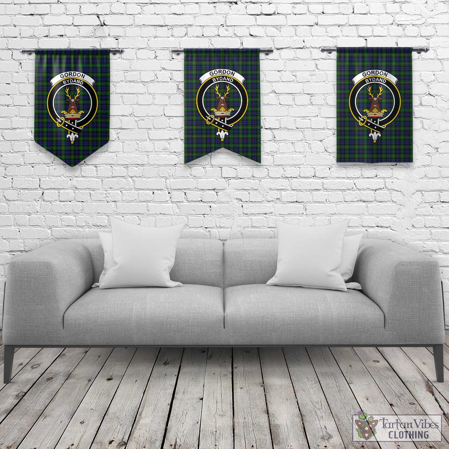 Gordon Tartan Gonfalon, Tartan Banner with Family Crest Rectangle - Tartan Vibes Clothing