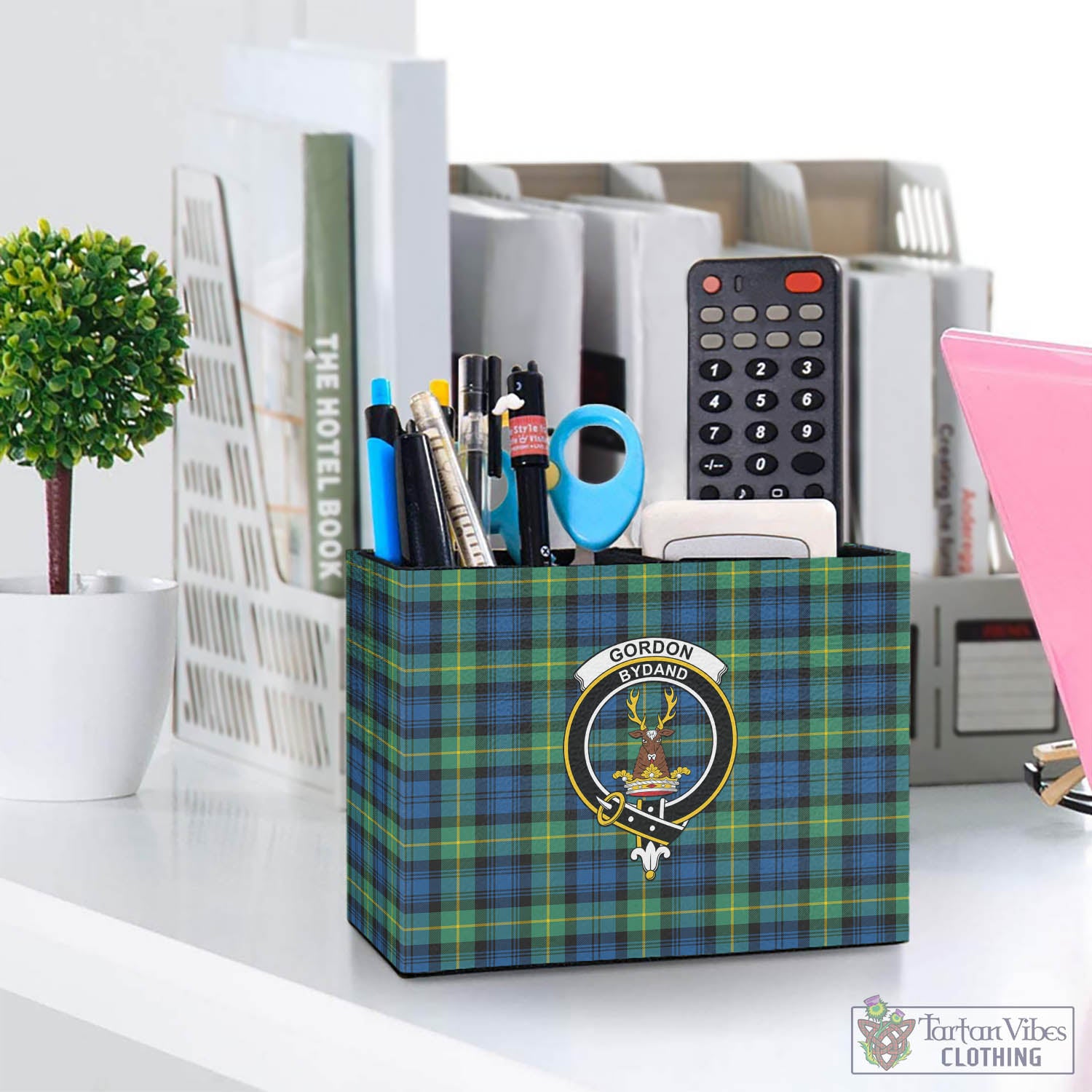 Tartan Vibes Clothing Gordon Ancient Tartan Pen Holder with Family Crest