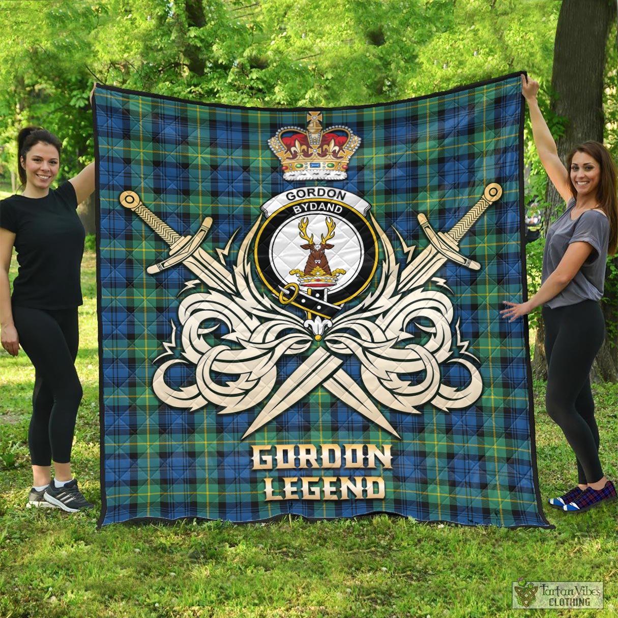 Tartan Vibes Clothing Gordon Ancient Tartan Quilt with Clan Crest and the Golden Sword of Courageous Legacy