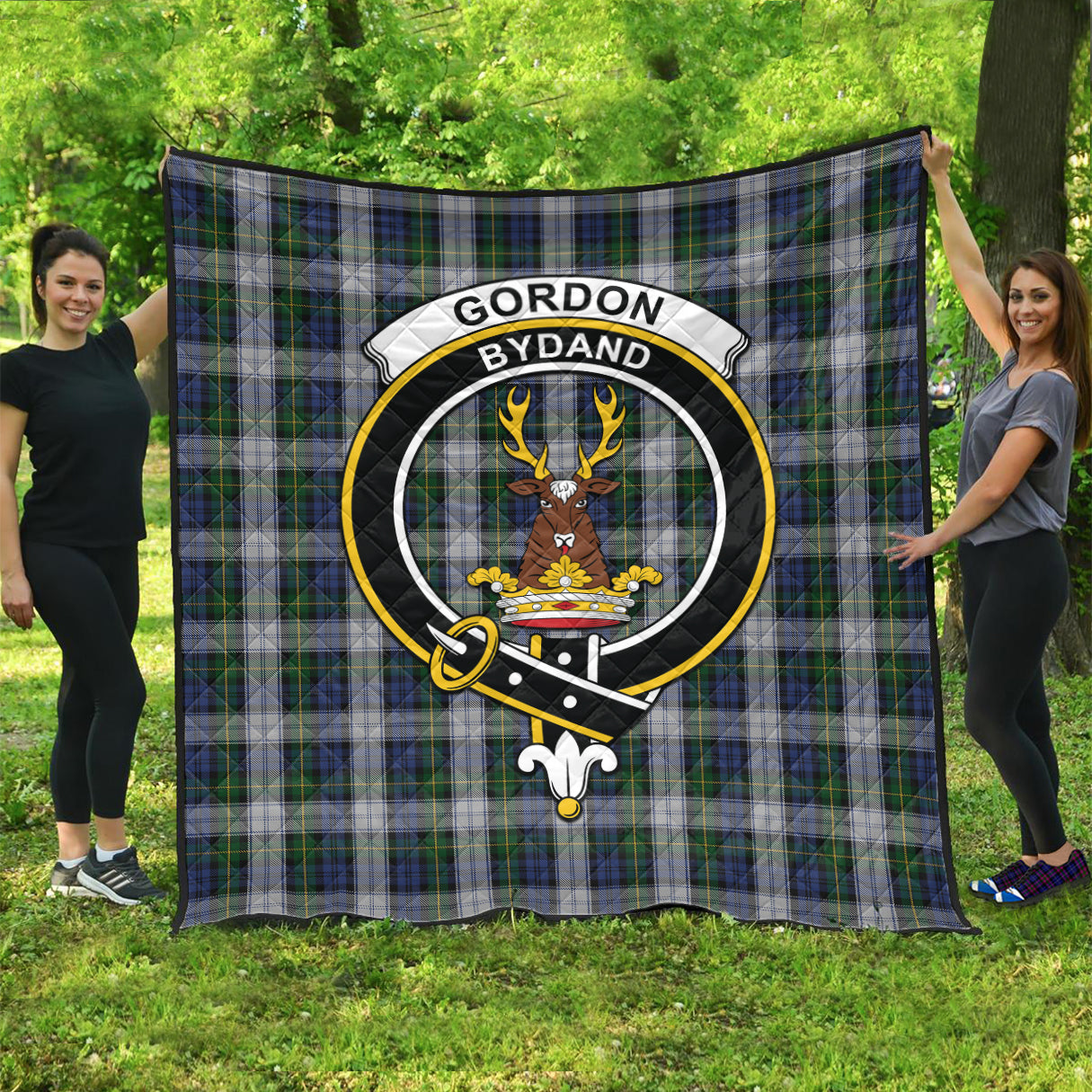 gordon-dress-tartan-quilt-with-family-crest