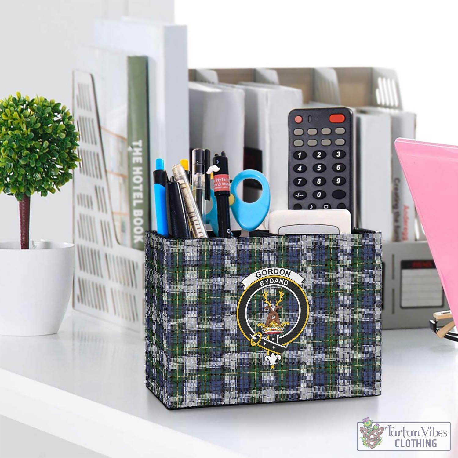 Tartan Vibes Clothing Gordon Dress Tartan Pen Holder with Family Crest