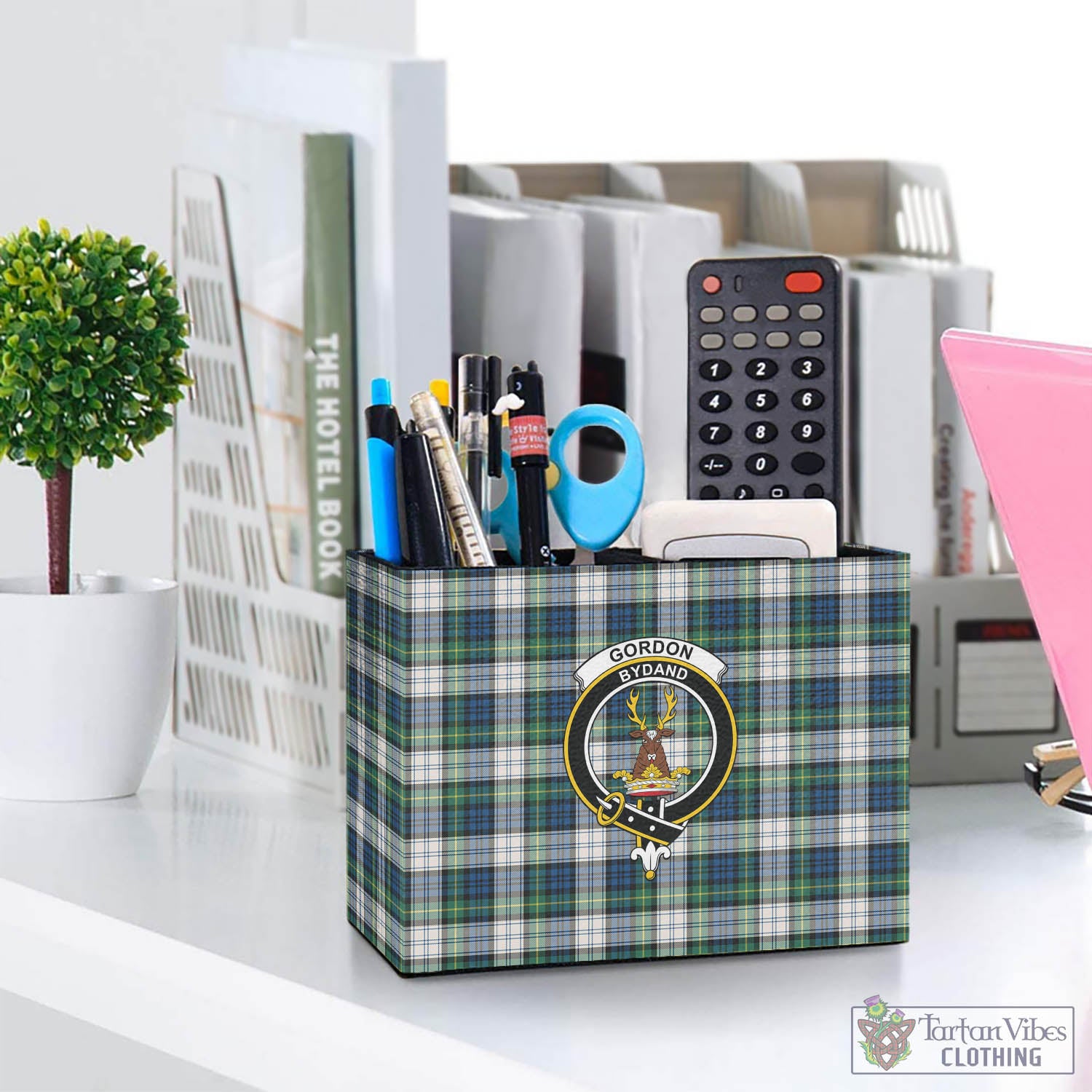 Tartan Vibes Clothing Gordon Dress Ancient Tartan Pen Holder with Family Crest