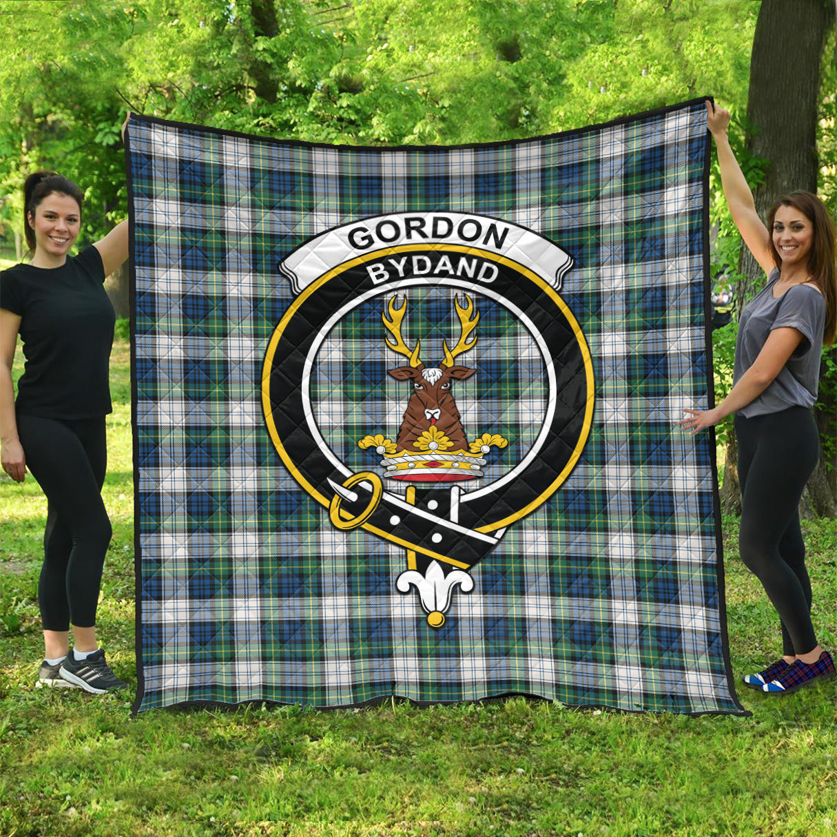 gordon-dress-ancient-tartan-quilt-with-family-crest