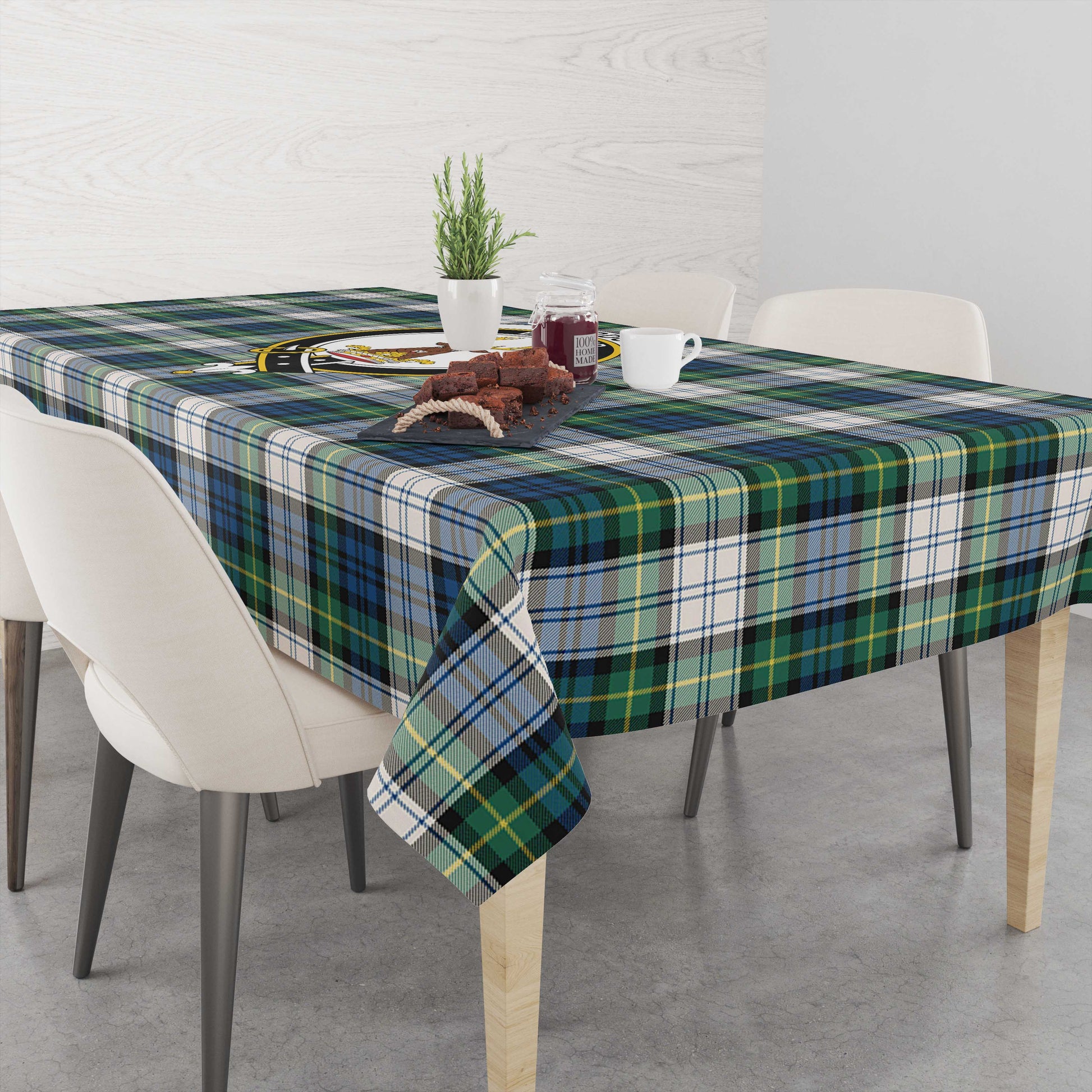 gordon-dress-ancient-tatan-tablecloth-with-family-crest