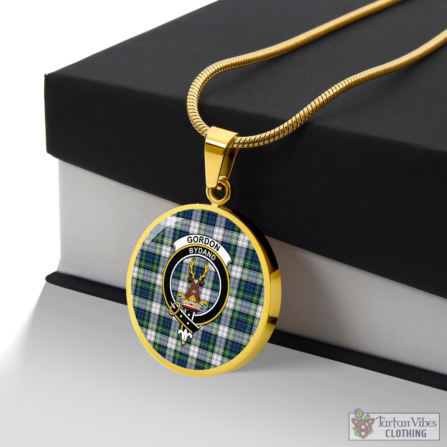 Tartan Vibes Clothing Gordon Dress Ancient Tartan Circle Necklace with Family Crest