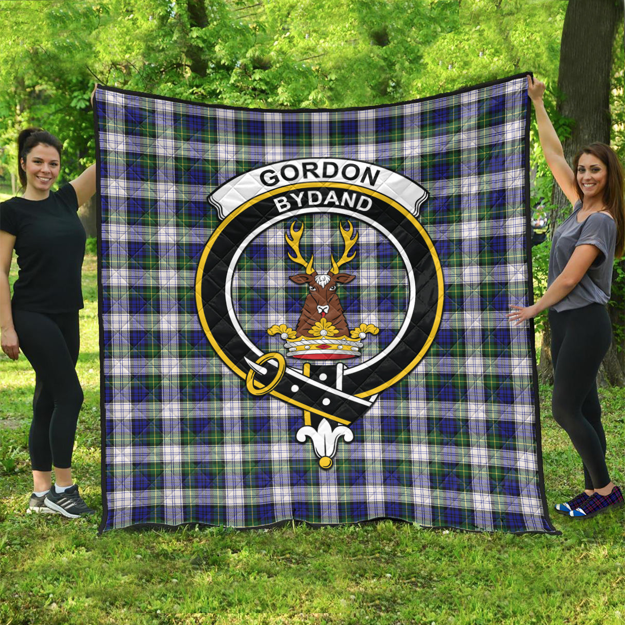 gordon-dress-modern-tartan-quilt-with-family-crest