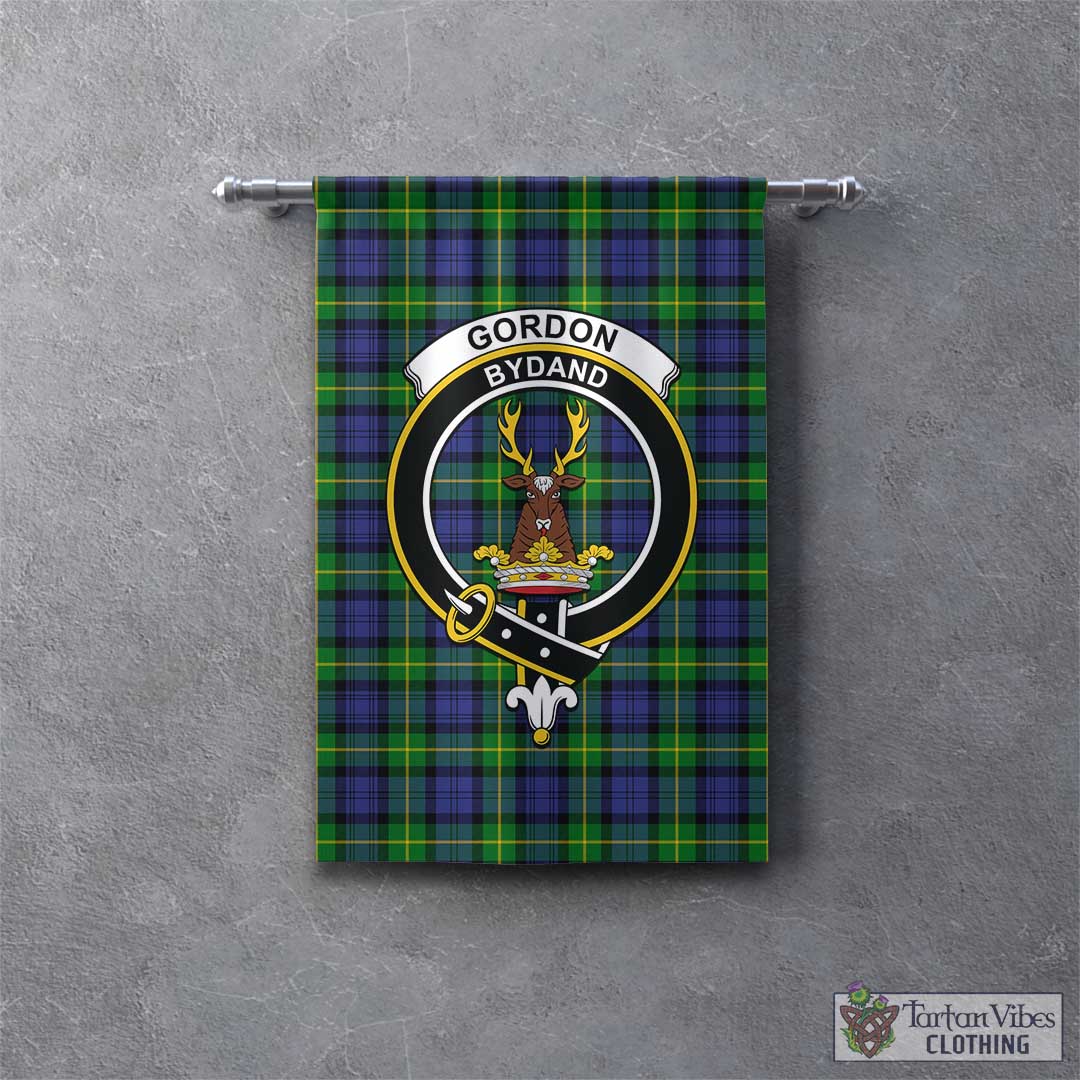 Tartan Vibes Clothing Gordon Modern Tartan Gonfalon, Tartan Banner with Family Crest