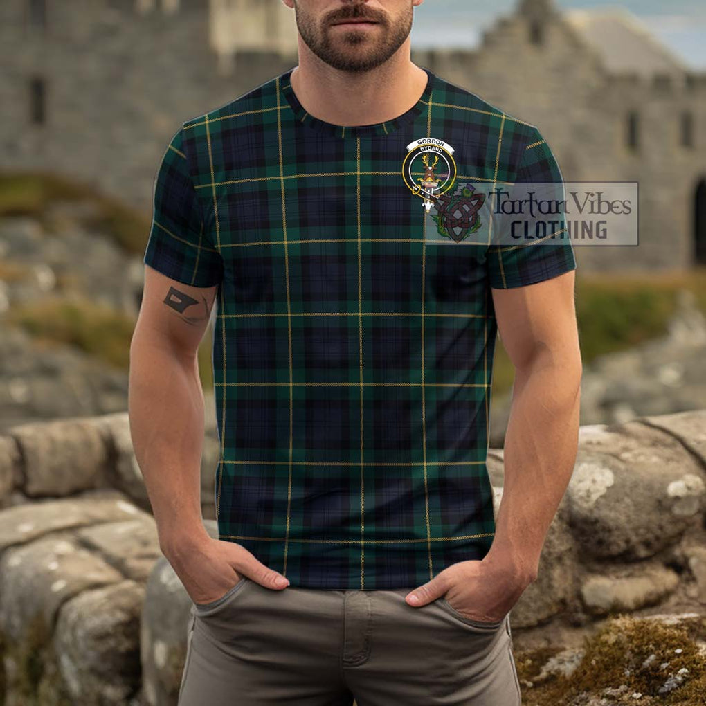 Gordon Old Tartan Cotton T-Shirt with Family Crest Men's Shirt - Tartanvibesclothing Shop