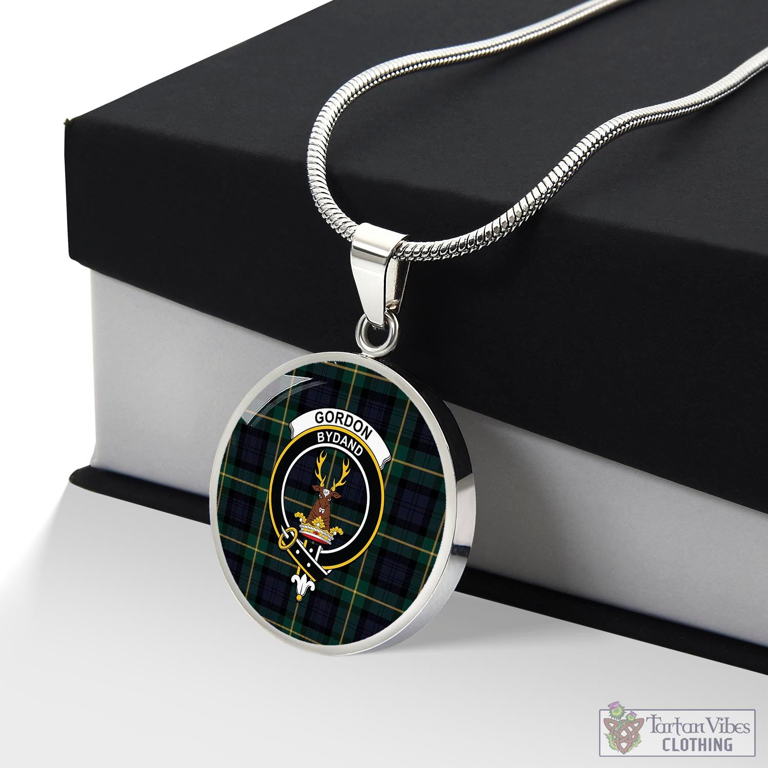 Tartan Vibes Clothing Gordon Old Tartan Circle Necklace with Family Crest