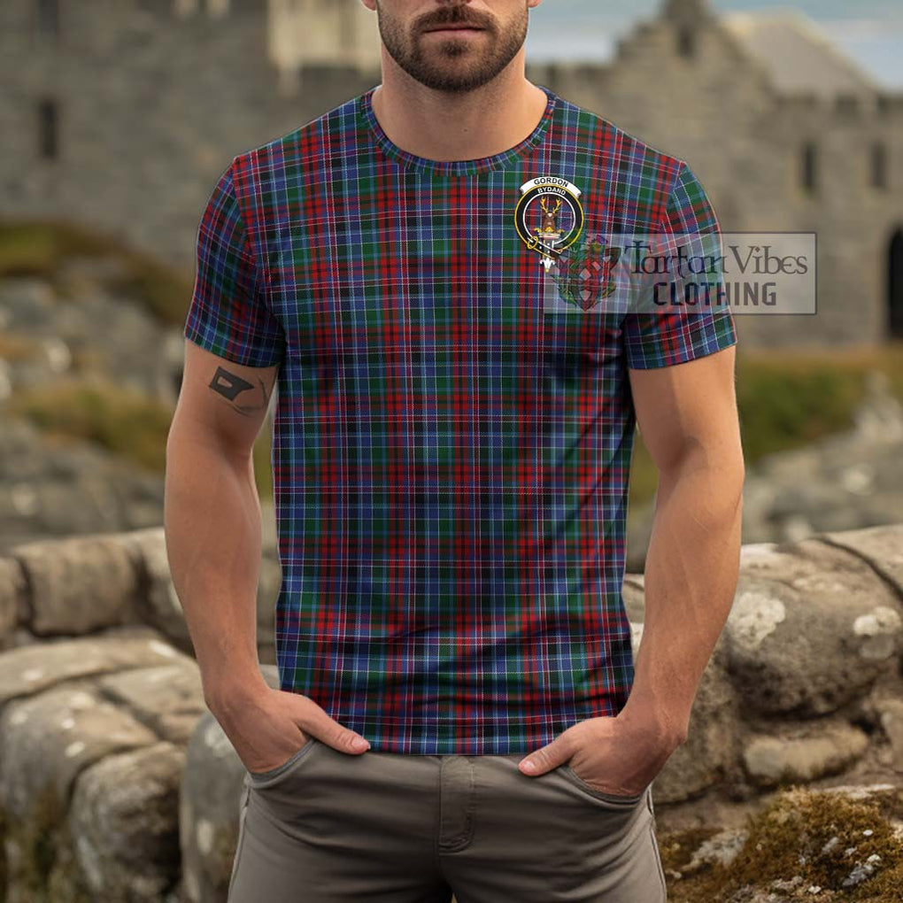 Gordon Red Tartan Cotton T-Shirt with Family Crest Men's Shirt - Tartanvibesclothing Shop