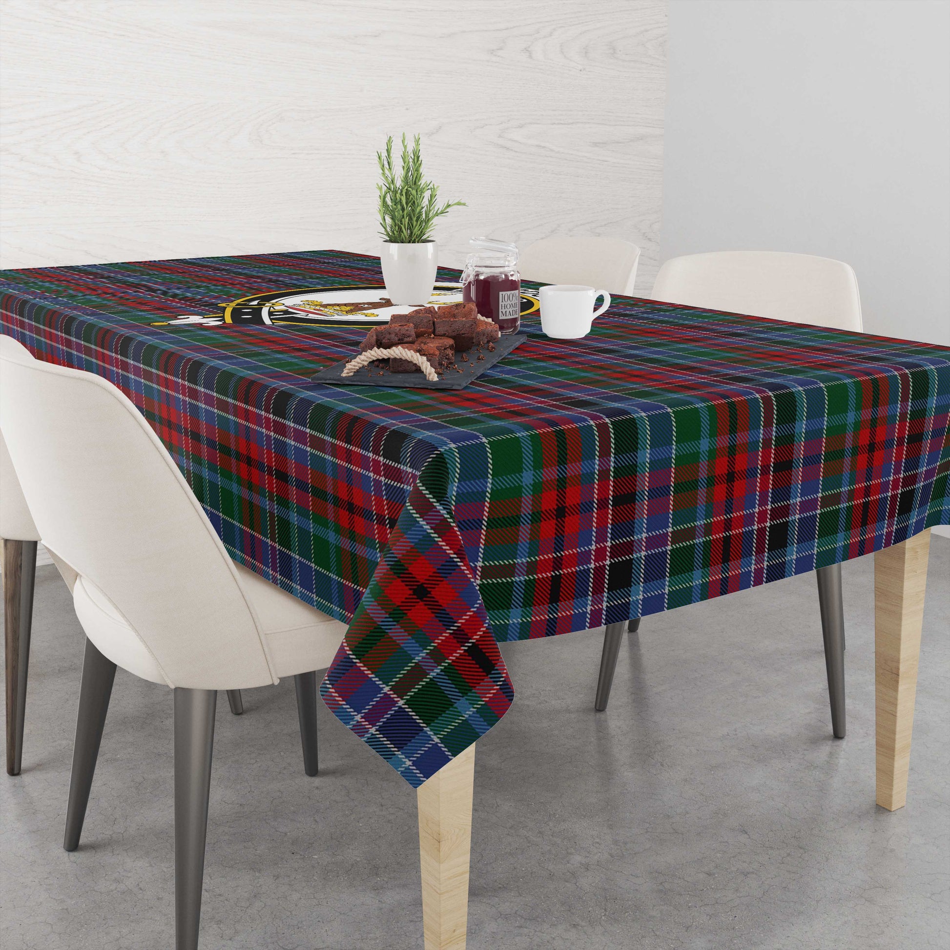 gordon-red-tatan-tablecloth-with-family-crest