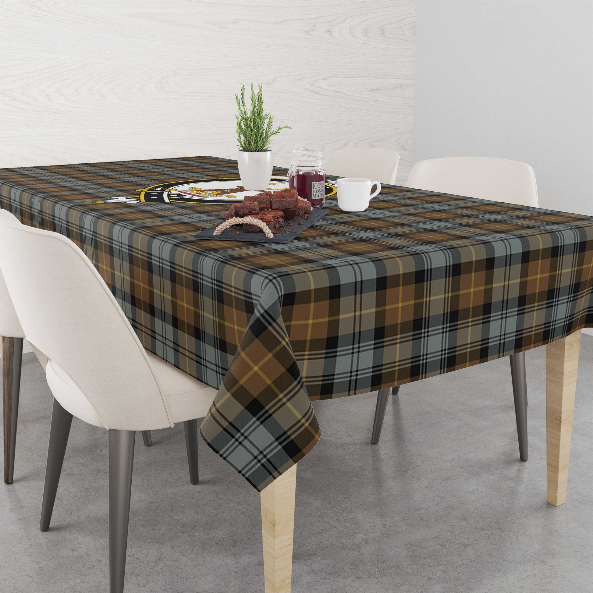 gordon-weathered-tatan-tablecloth-with-family-crest