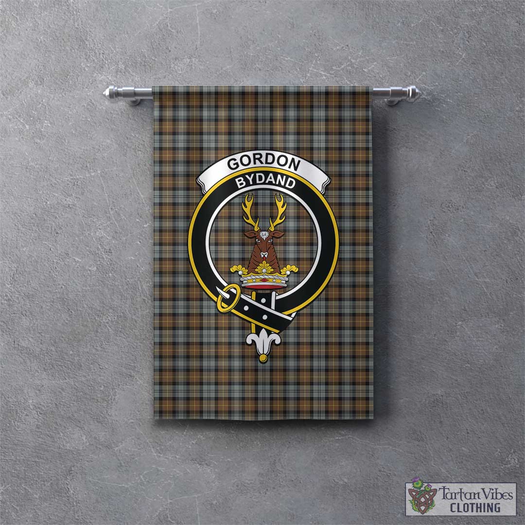 Tartan Vibes Clothing Gordon Weathered Tartan Gonfalon, Tartan Banner with Family Crest