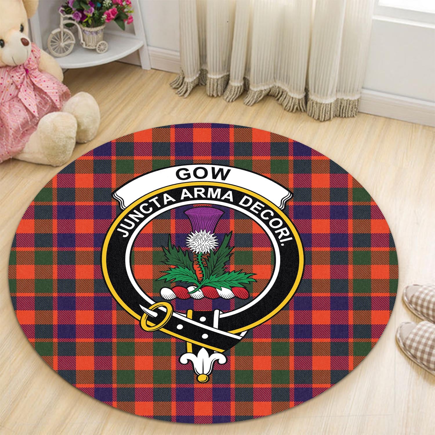 gow-of-skeoch-tartan-round-rug-with-family-crest