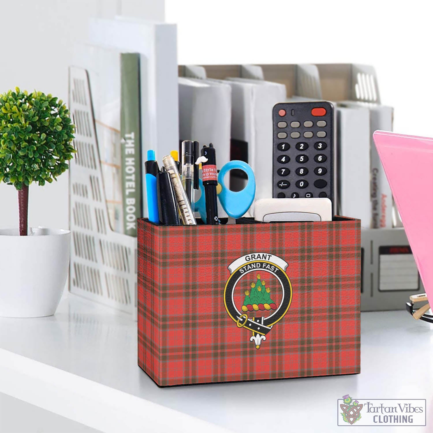 Tartan Vibes Clothing Grant Weathered Tartan Pen Holder with Family Crest