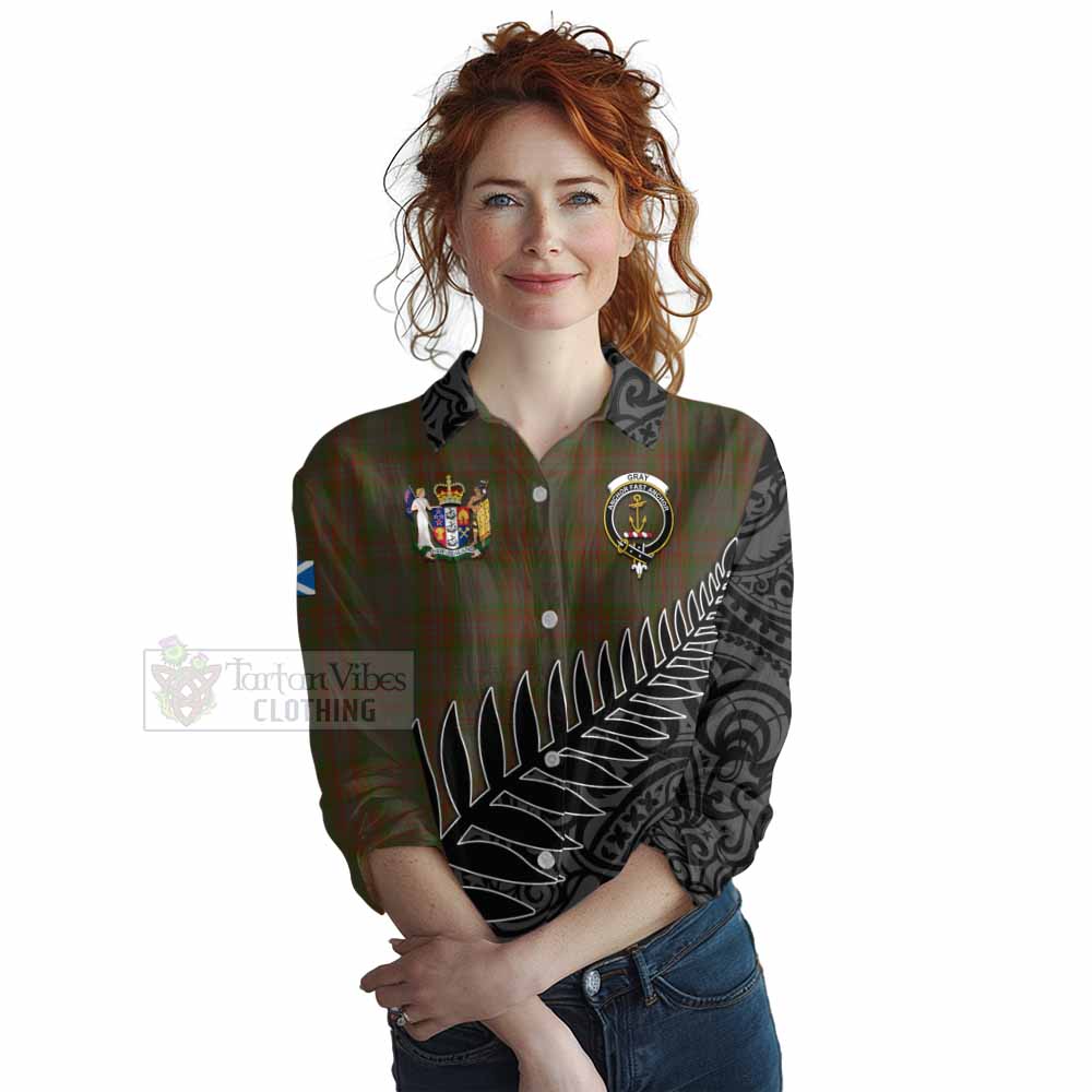 Tartan Vibes Clothing Gray Crest Tartan Women's Casual Shirt with New Zealand Silver Fern Half Style