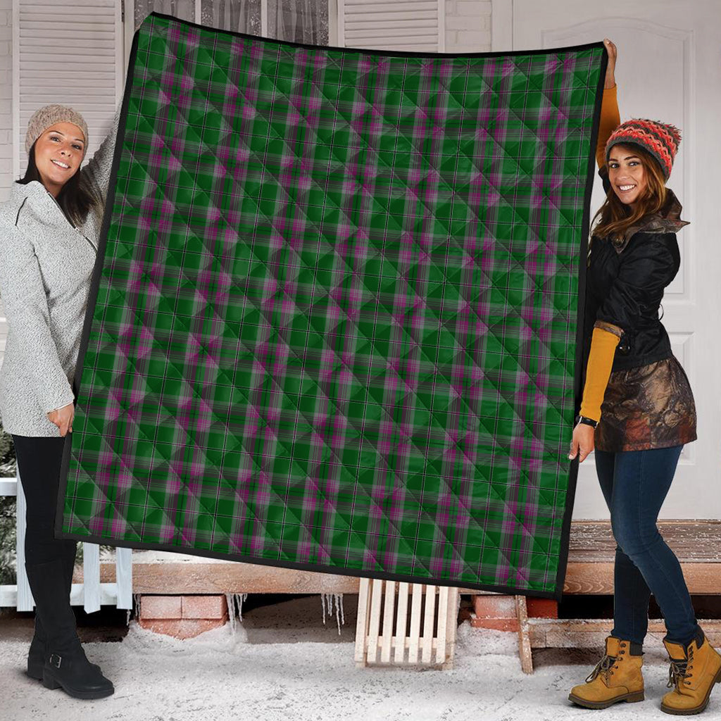 gray-hunting-tartan-quilt