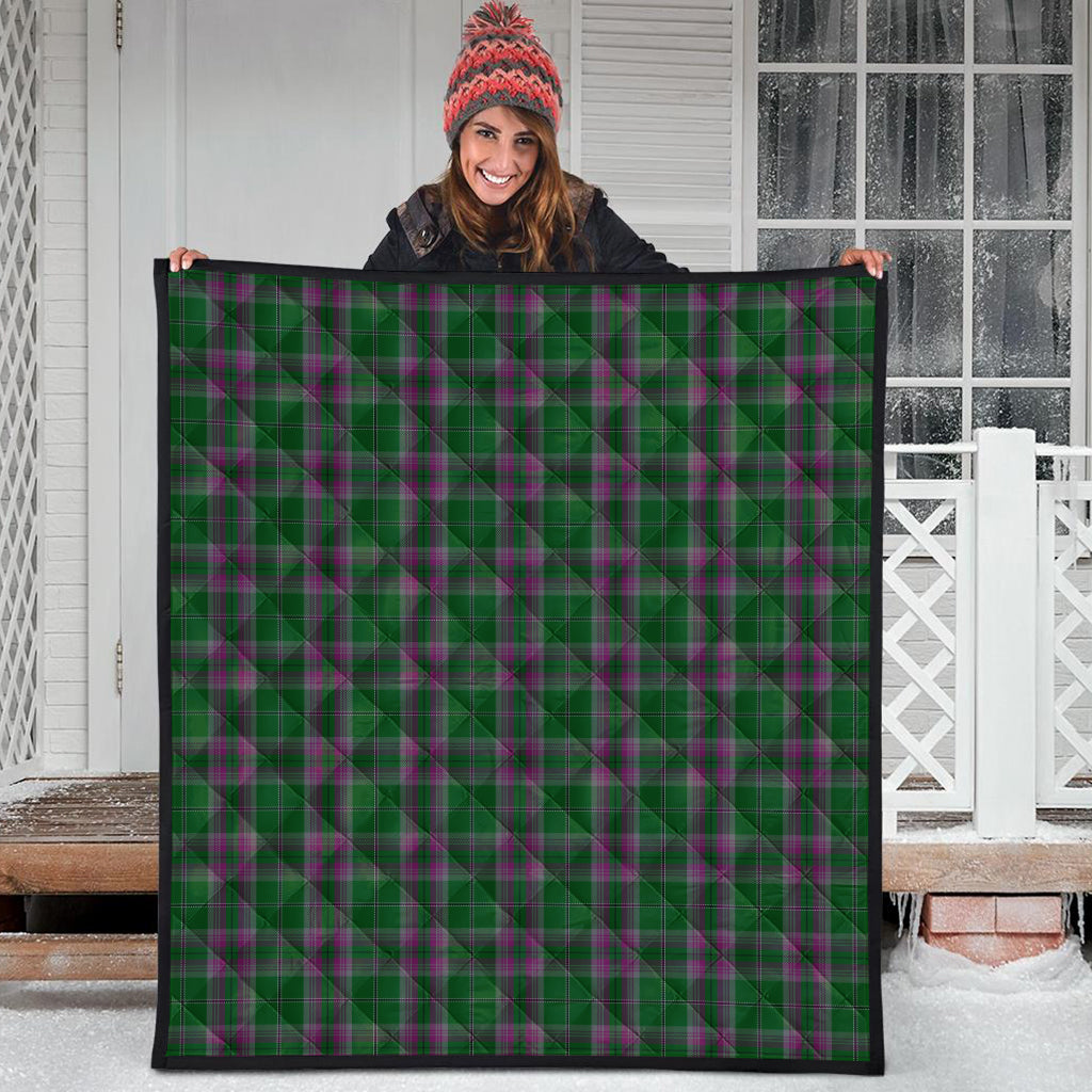 gray-hunting-tartan-quilt