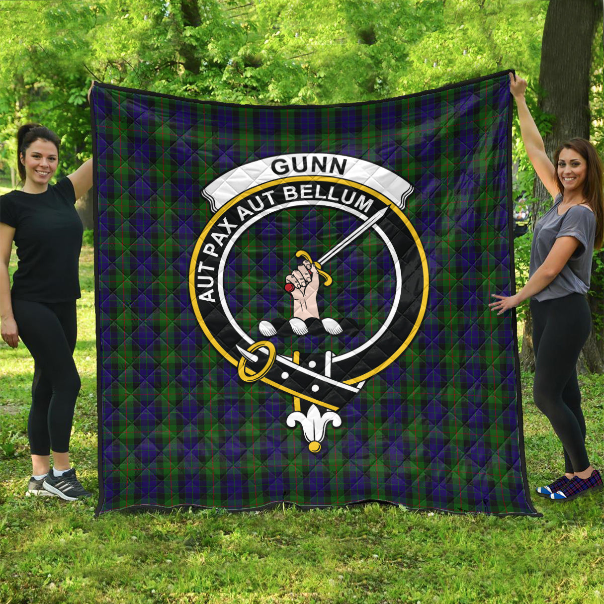 gunn-tartan-quilt-with-family-crest