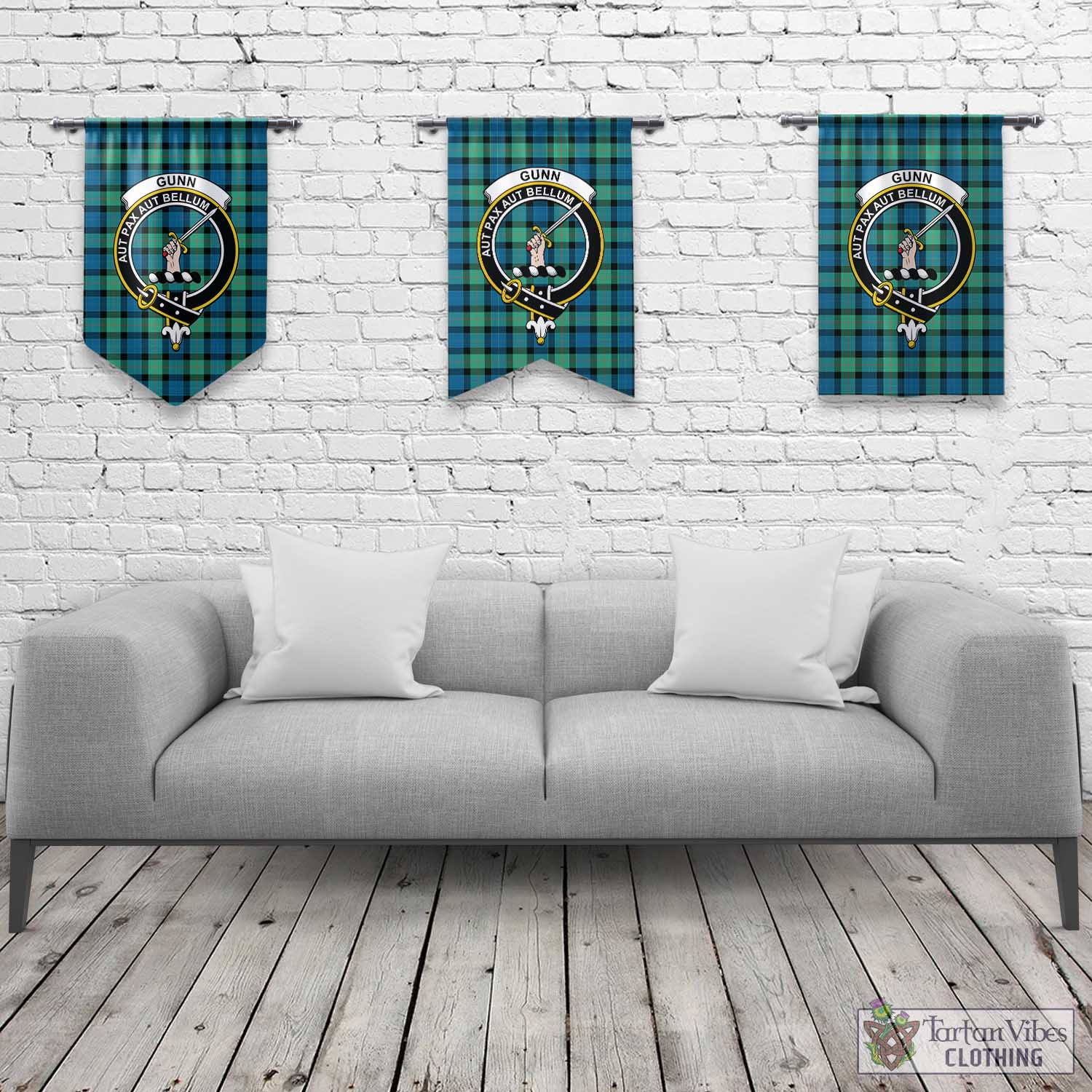 Tartan Vibes Clothing Gunn Ancient Tartan Gonfalon, Tartan Banner with Family Crest