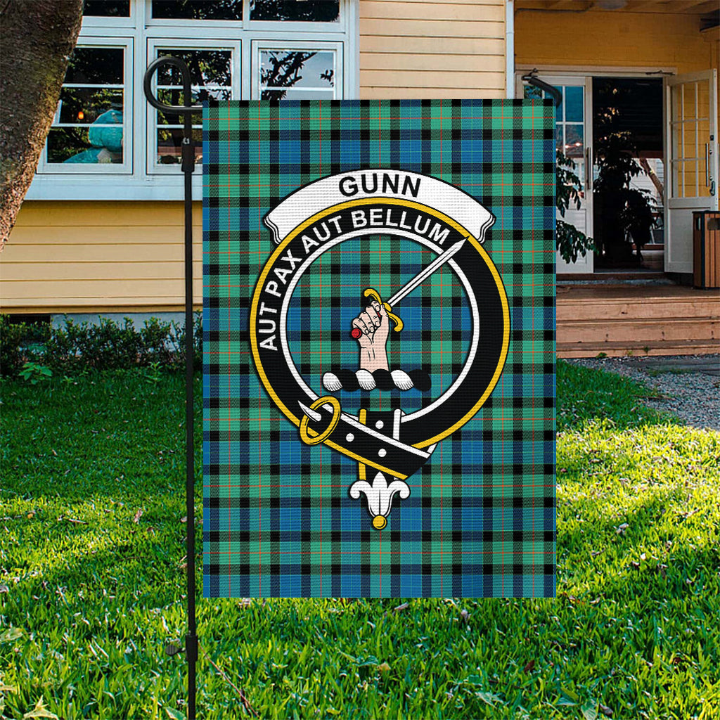 Gunn Ancient Tartan Flag with Family Crest - Tartan Vibes Clothing